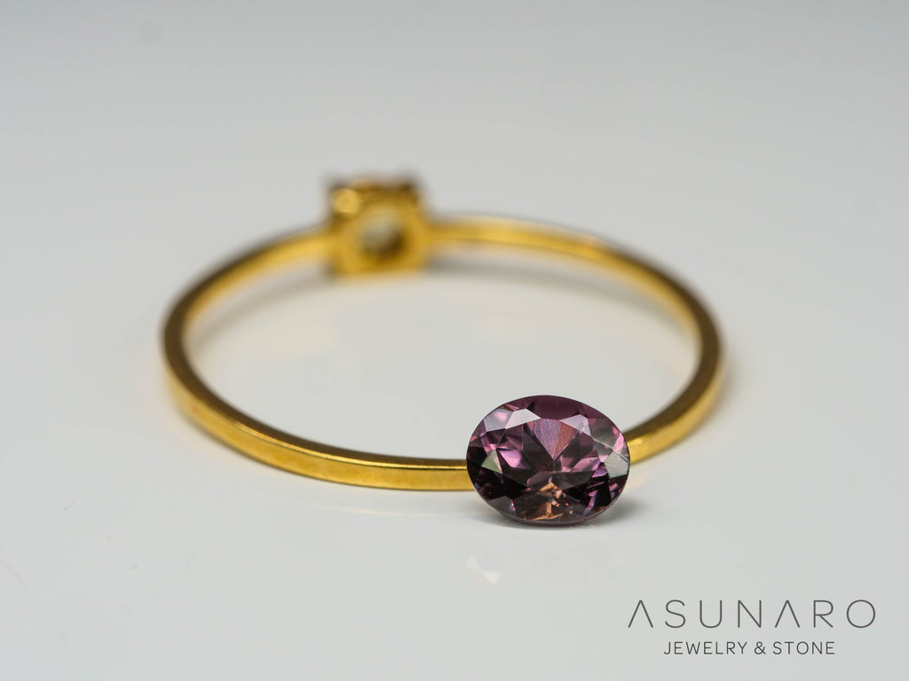 カラーチェンジガーネット　オーバルカット　 ベキリー産　0.49ct　【241030-2375】