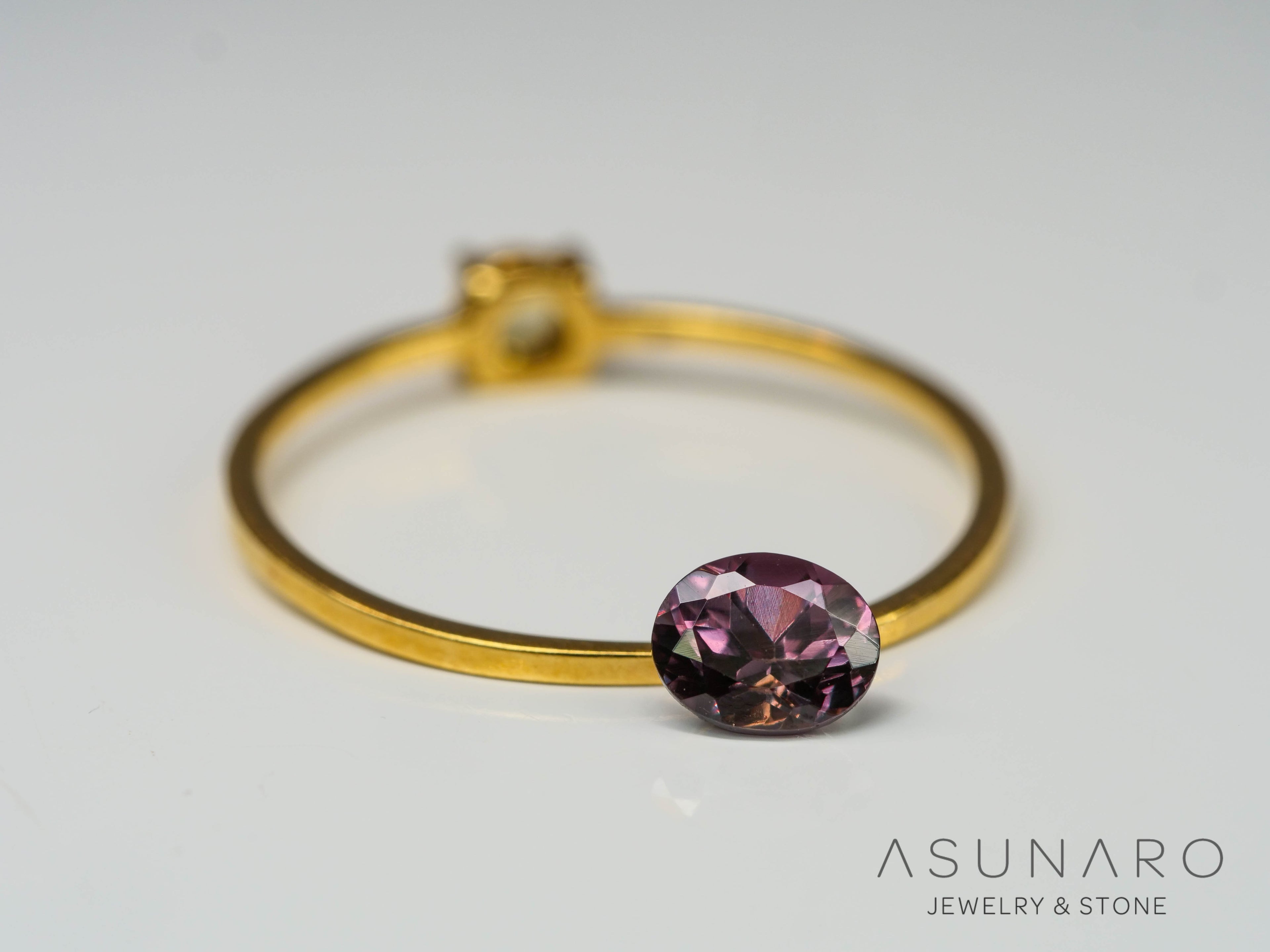 カラーチェンジガーネット　オーバルカット　 ベキリー産　0.49ct　【241030-2375】