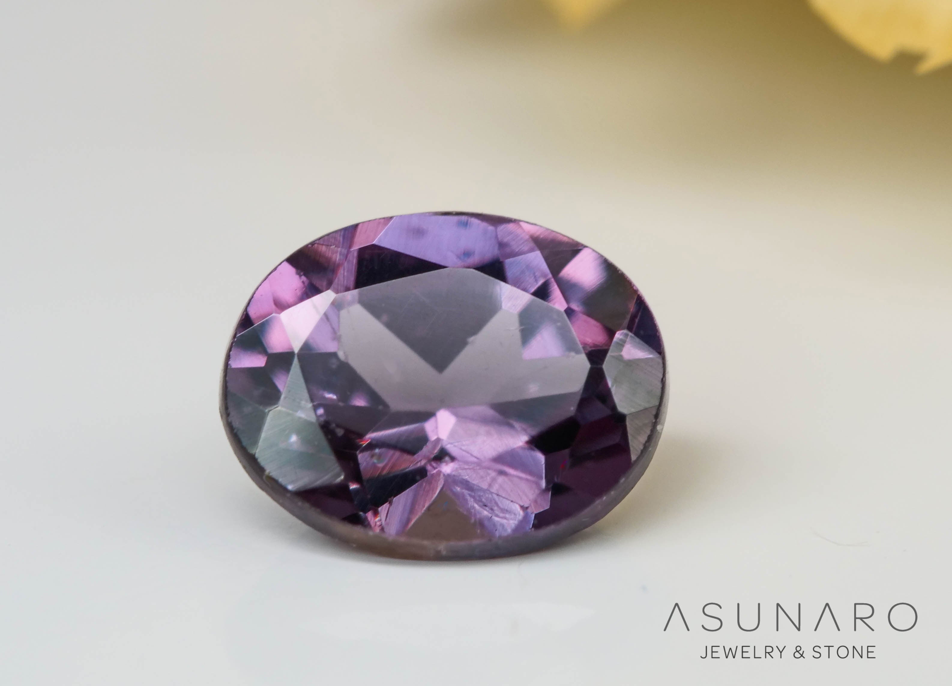 カラーチェンジガーネット　オーバルカット　 ベキリー産　0.42ct　【241030-2376】