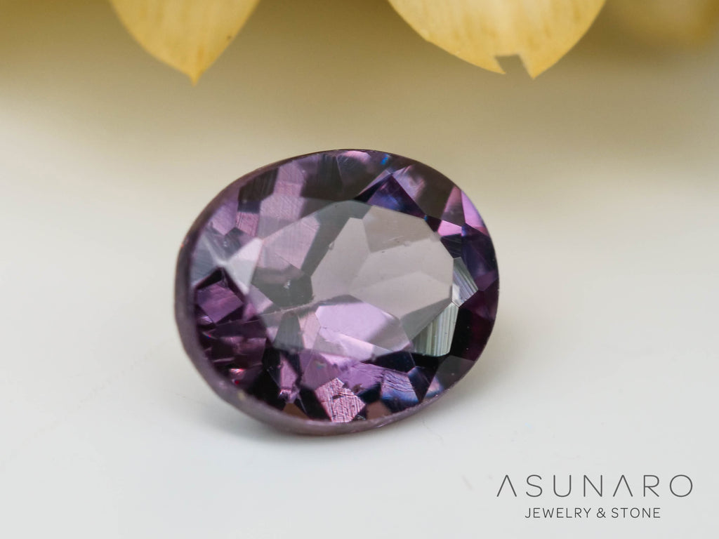 カラーチェンジガーネット　オーバルカット　 ベキリー産　0.42ct　【241030-2376】