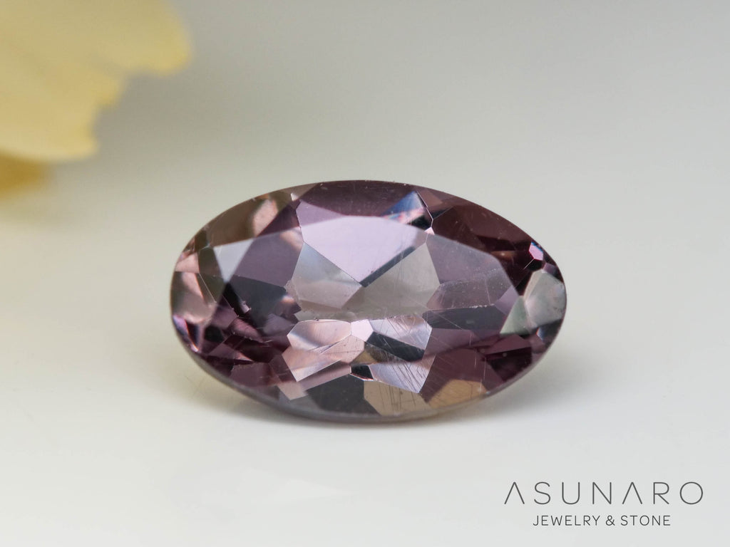 カラーチェンジガーネット　オーバルカット　 ベキリー産　0.32ct　【241030-2378】