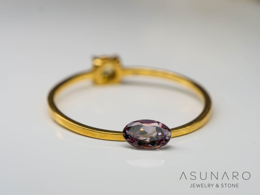 カラーチェンジガーネット　オーバルカット　 ベキリー産　0.32ct　【241030-2378】