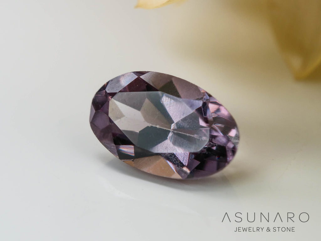 カラーチェンジガーネット　オーバルカット　 ベキリー産　0.27ct　【241030-2379】