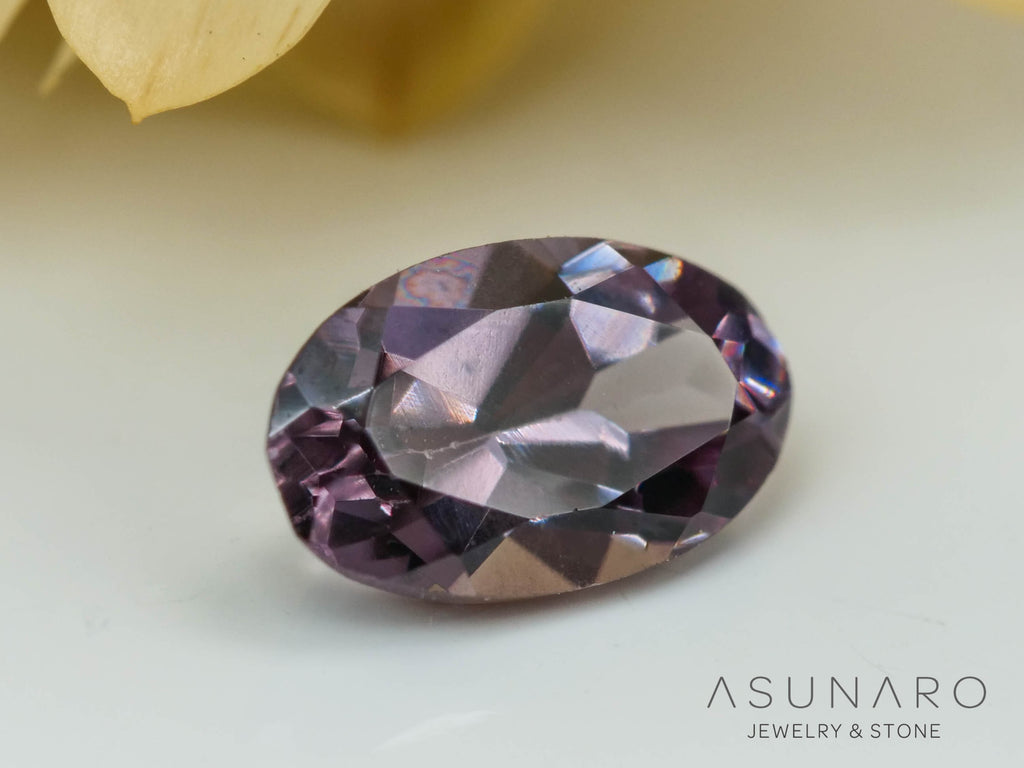 カラーチェンジガーネット　オーバルカット　 ベキリー産　0.27ct　【241030-2379】