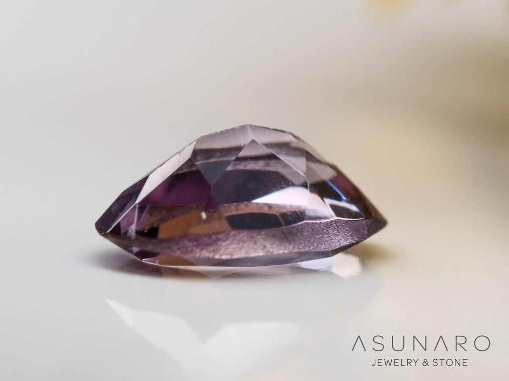 カラーチェンジガーネット　オーバルカット　 ベキリー産　0.27ct　【241030-2379】