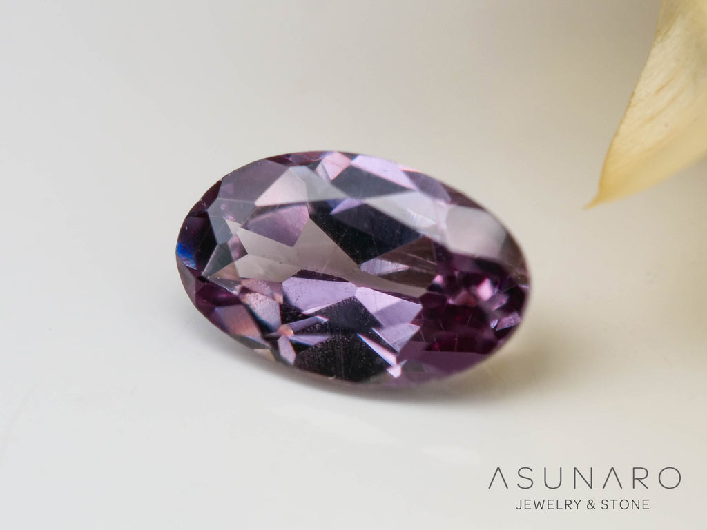 カラーチェンジガーネット　オーバルカット　 ベキリー産　0.21ct　【241030-2380】