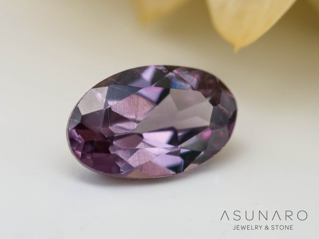 カラーチェンジガーネット　オーバルカット　 ベキリー産　0.21ct　【241030-2380】