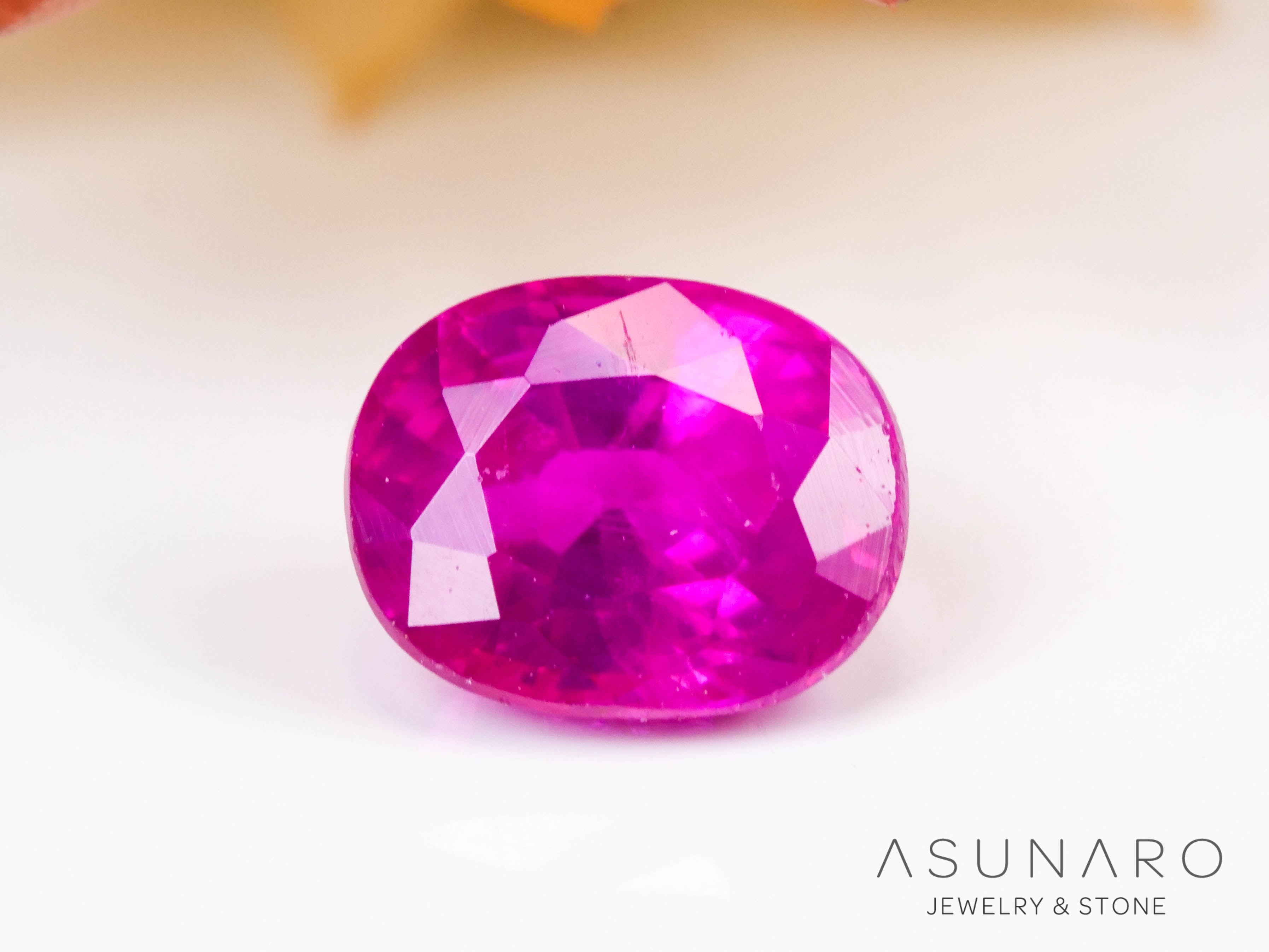 ルビー　オーバルカット　 タイ産　0.67ct 【240731-2385】