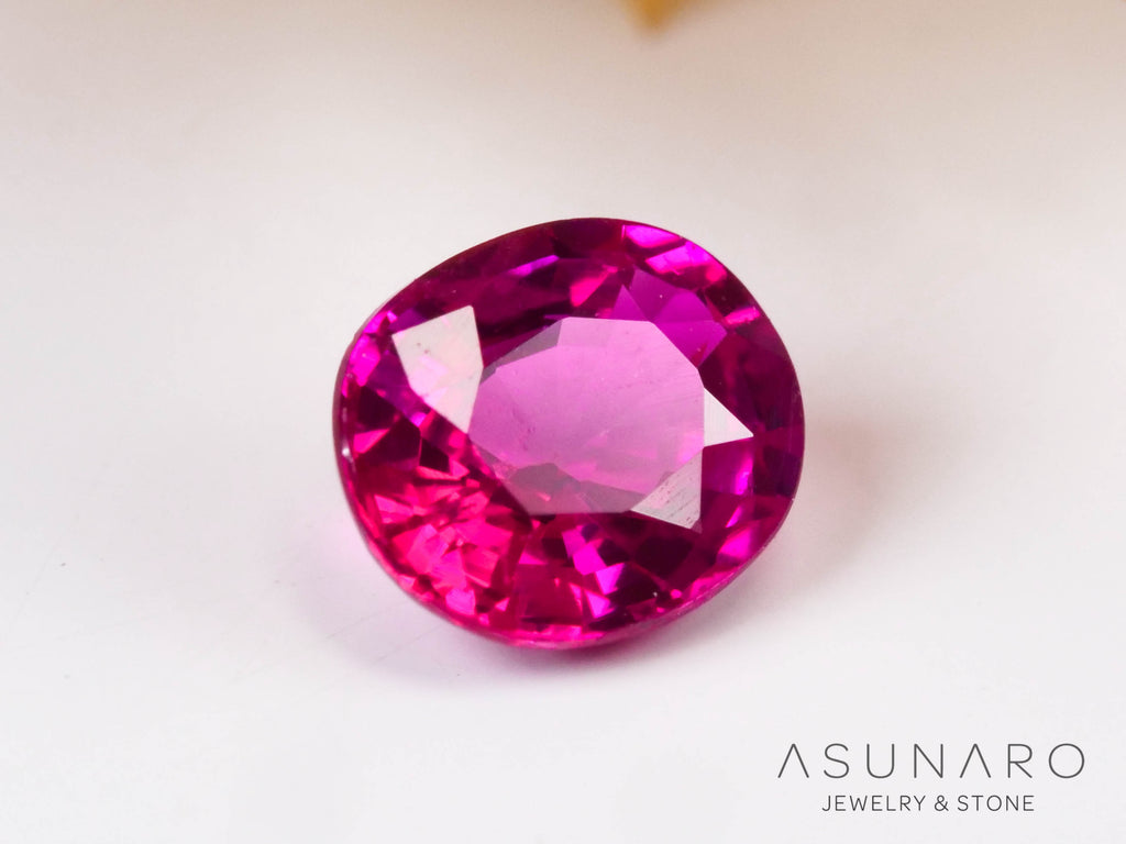 ルビー　オーバルカット　 タイ産　0.32ct 【240731-2391】