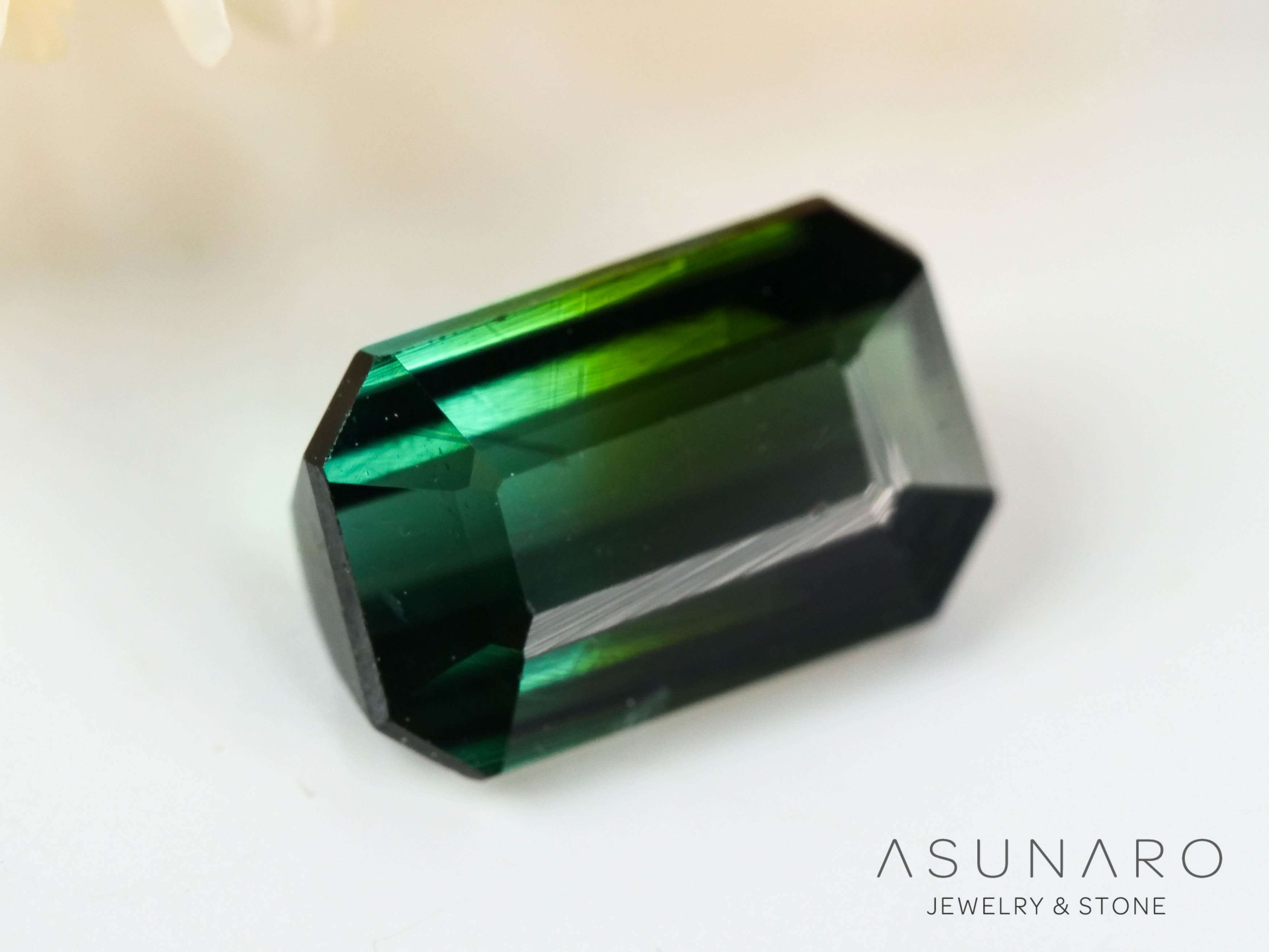 バイカラーラグーントルマリン 　エメラルドカット　アフガニスタン産  0.88ct【241009-2436】