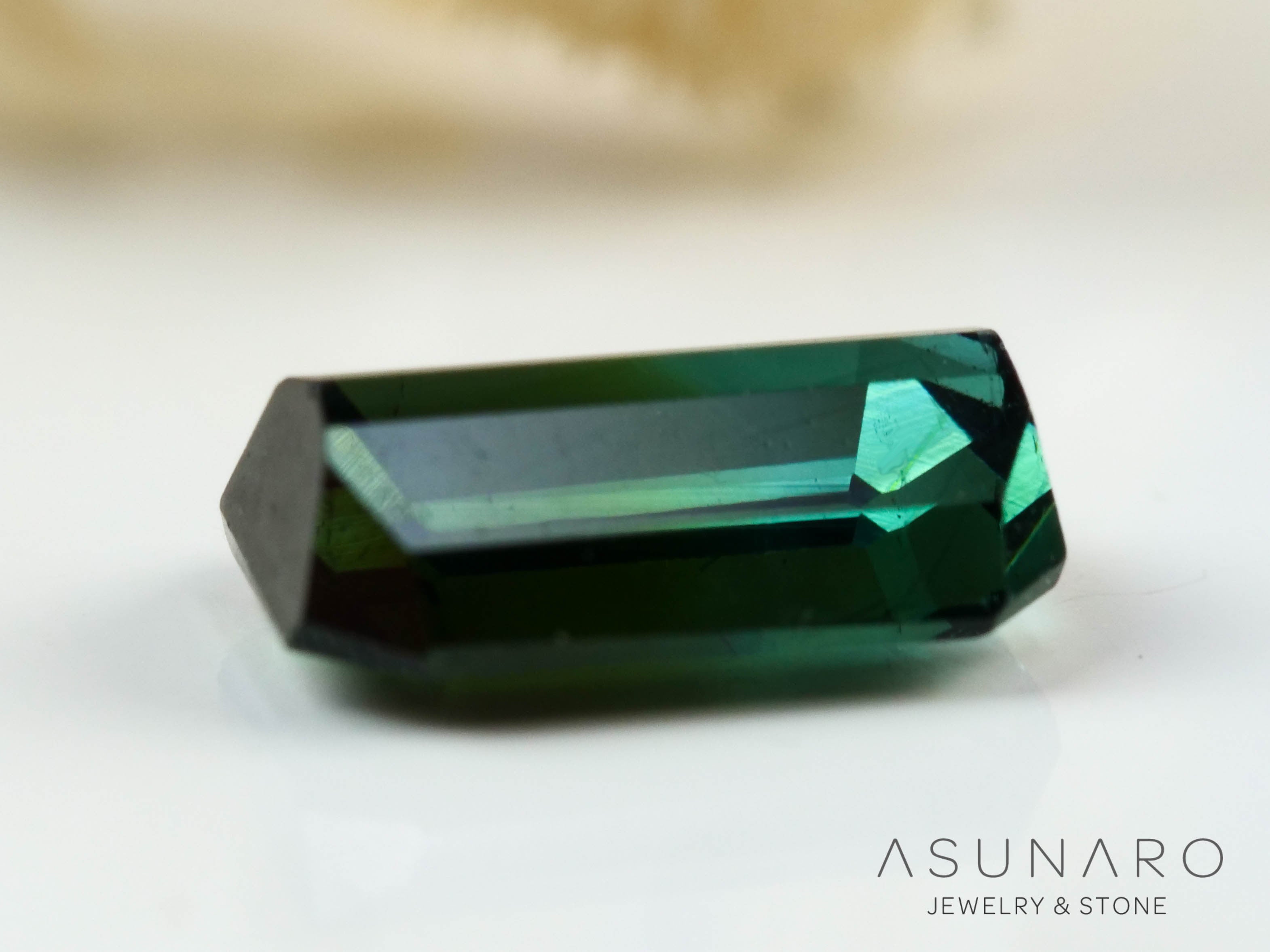 バイカラーラグーントルマリン 　エメラルドカット　アフガニスタン産  0.88ct【241009-2436】