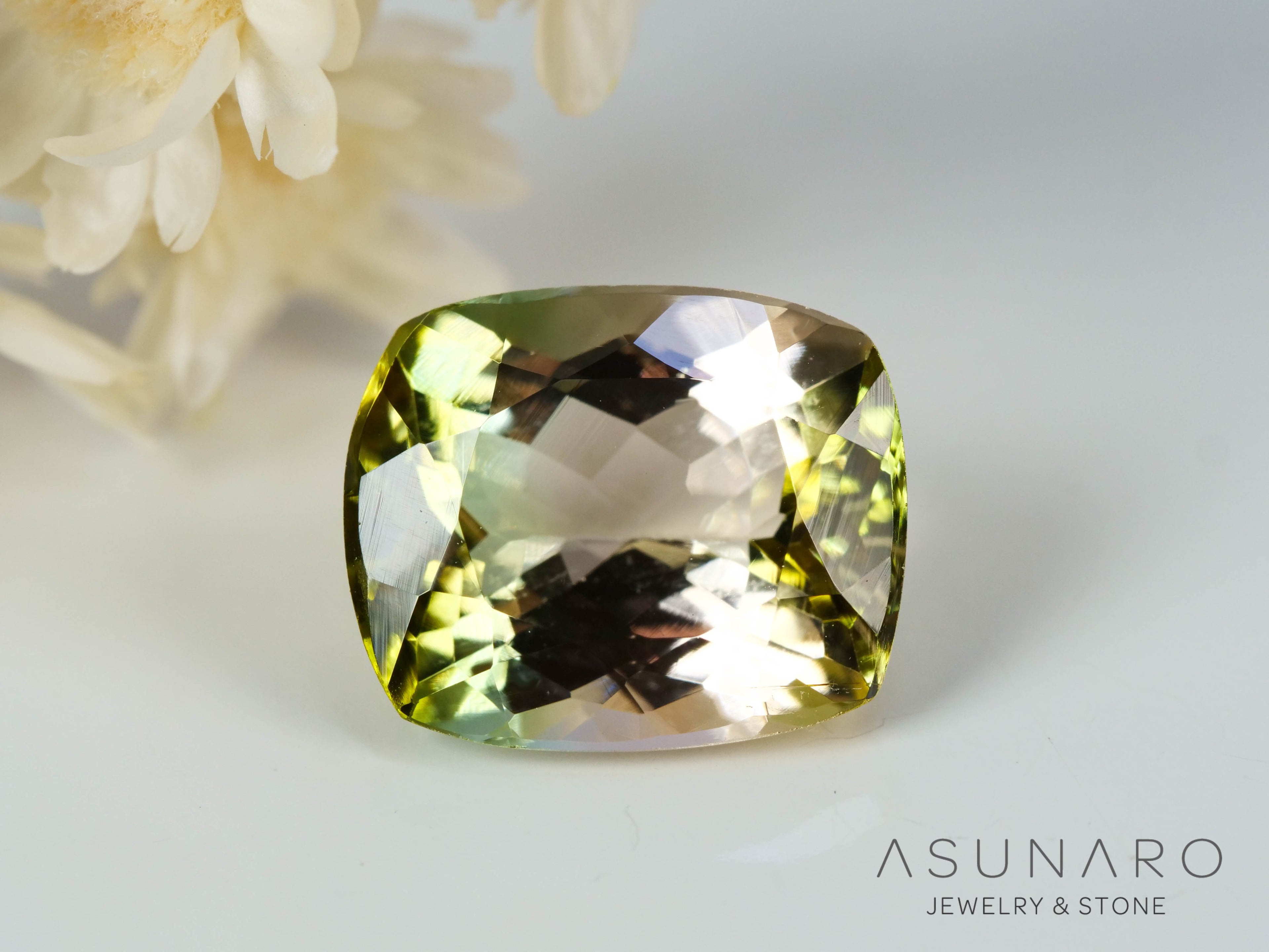 バイカラートルマリン　クッションカット　ルワンダ産　3.30ct【241009-2437】