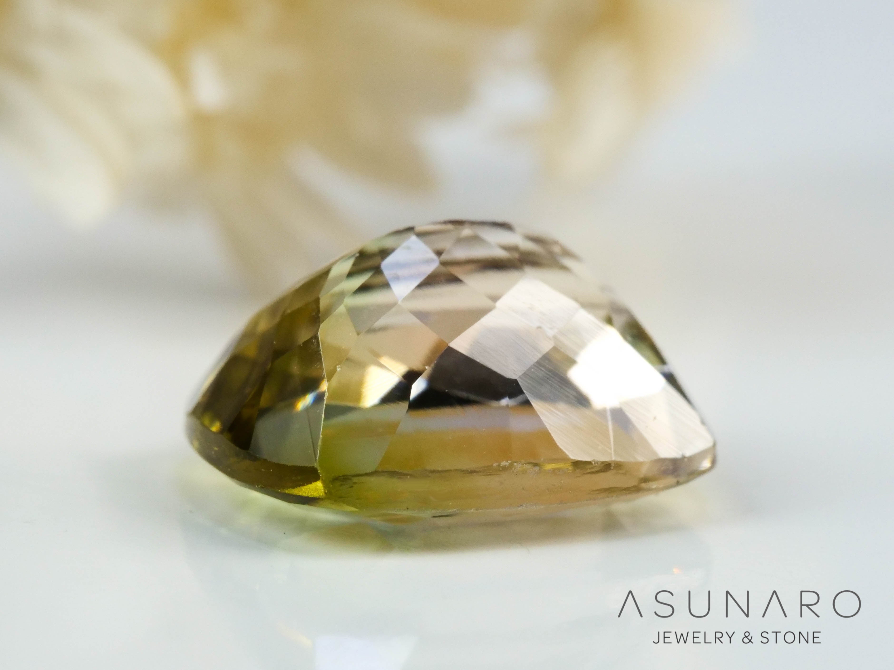 バイカラートルマリン　クッションカット　ルワンダ産　3.30ct【241009-2437】