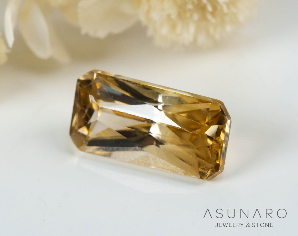 シャンパンバイカラージルコン　エメラルドカット　1.57ct　カンボジア産　【241009-2447】