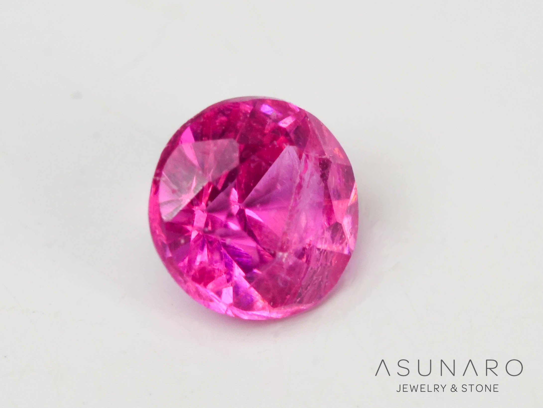 ジェダイスピネル 　ラウンドカット　ビルマ産　0.13ct　【240823-2429】