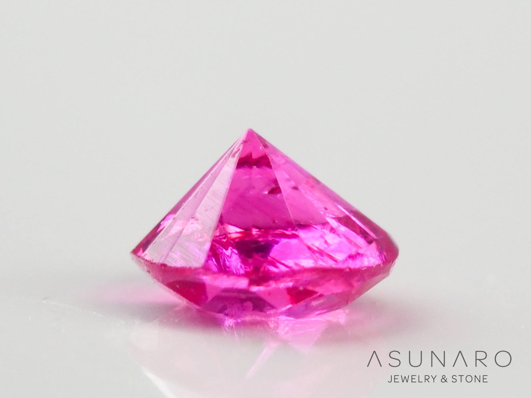 ジェダイスピネル 　ラウンドカット　ビルマ産　0.12ct　【240823-2431】