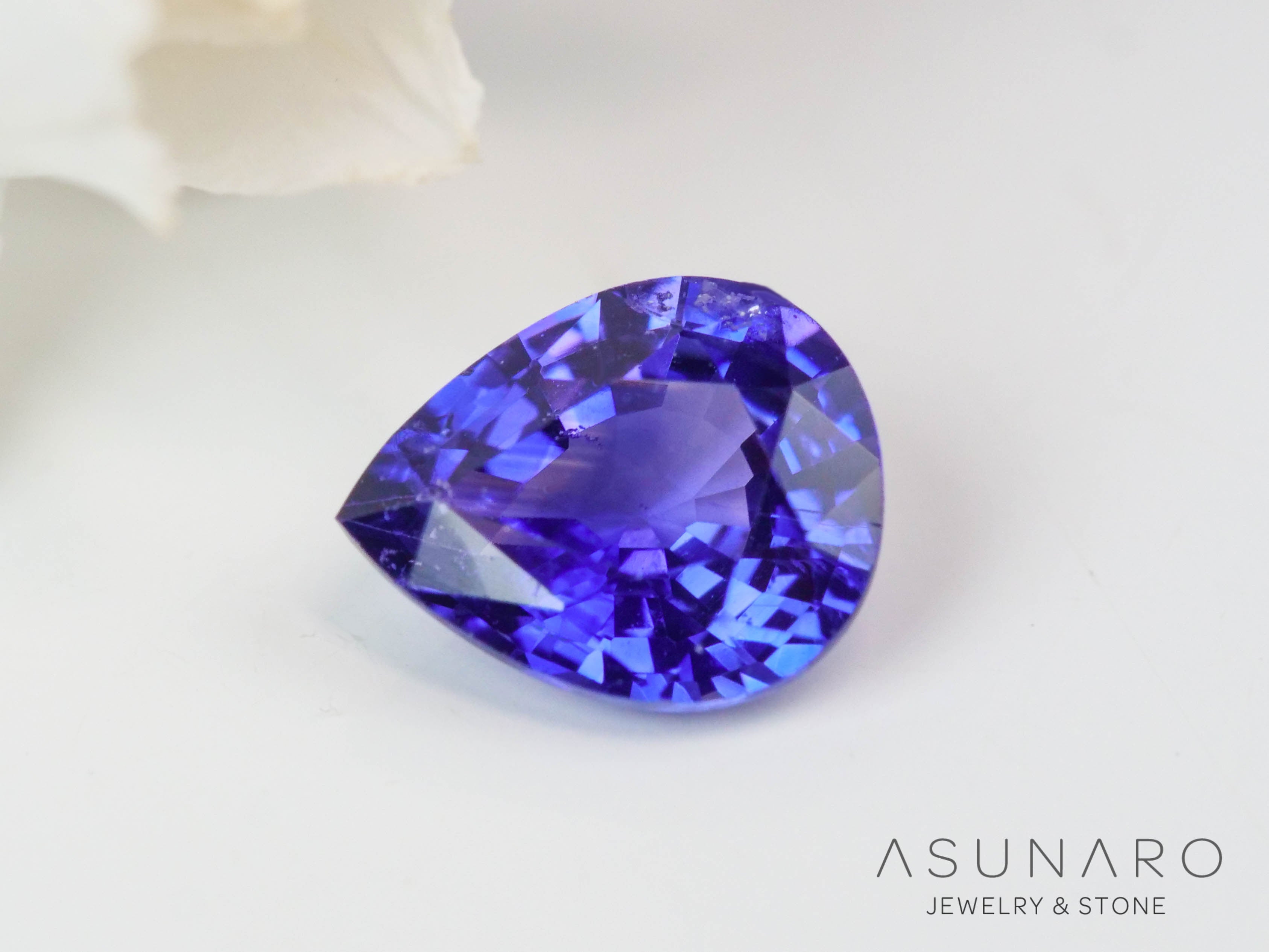 パープルサファイア 　ペアシェイプ　 スリランカ産　0.38ct【240821-2496】