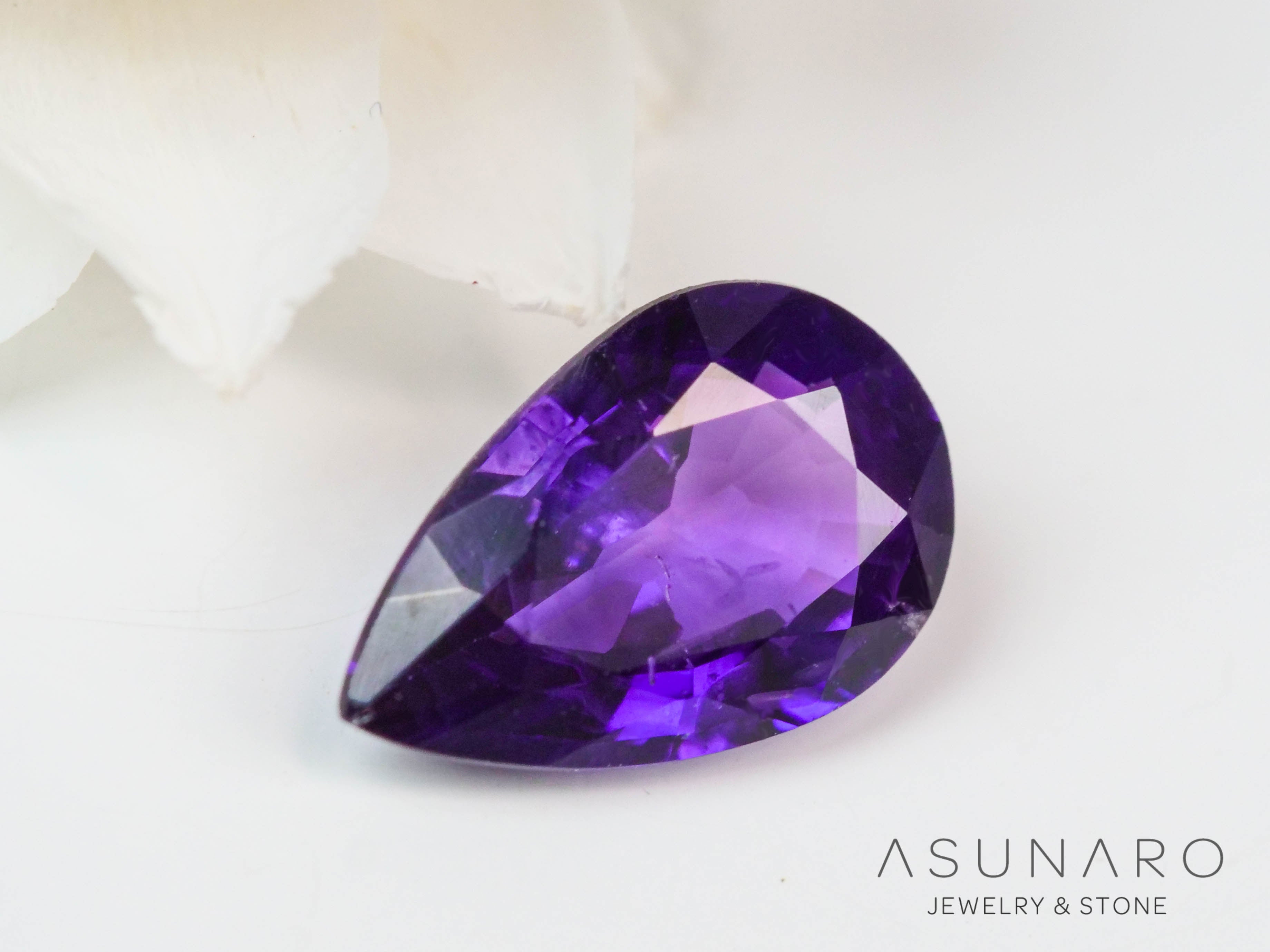 パープルサファイア 　ペアシェイプ　 スリランカ産　0.57ct【240821-2498】