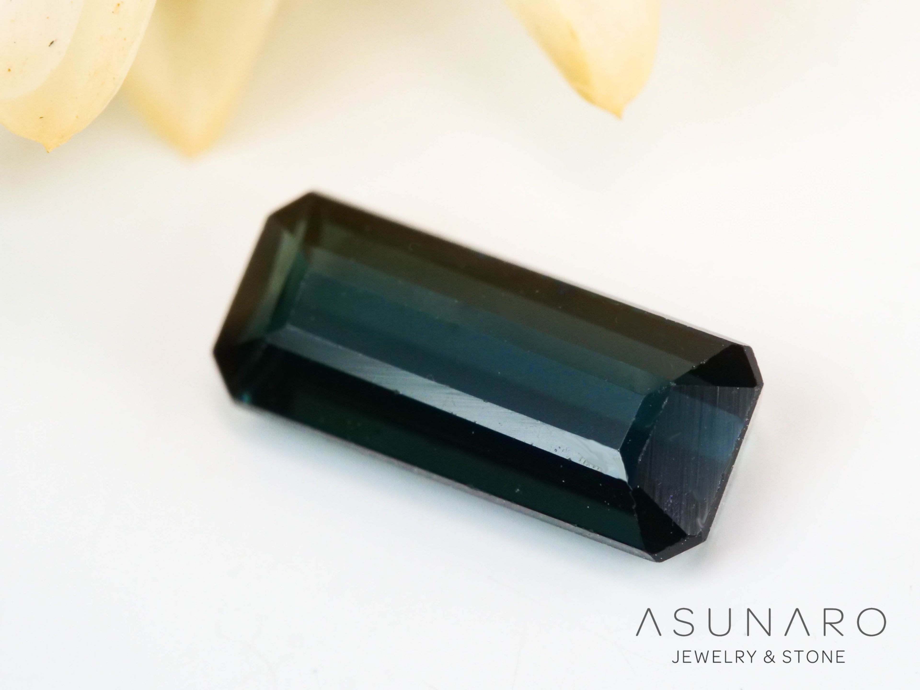 ブルートルマリン 　エメラルドカット　アフガニスタン産 　0.93ct【241024-2465】