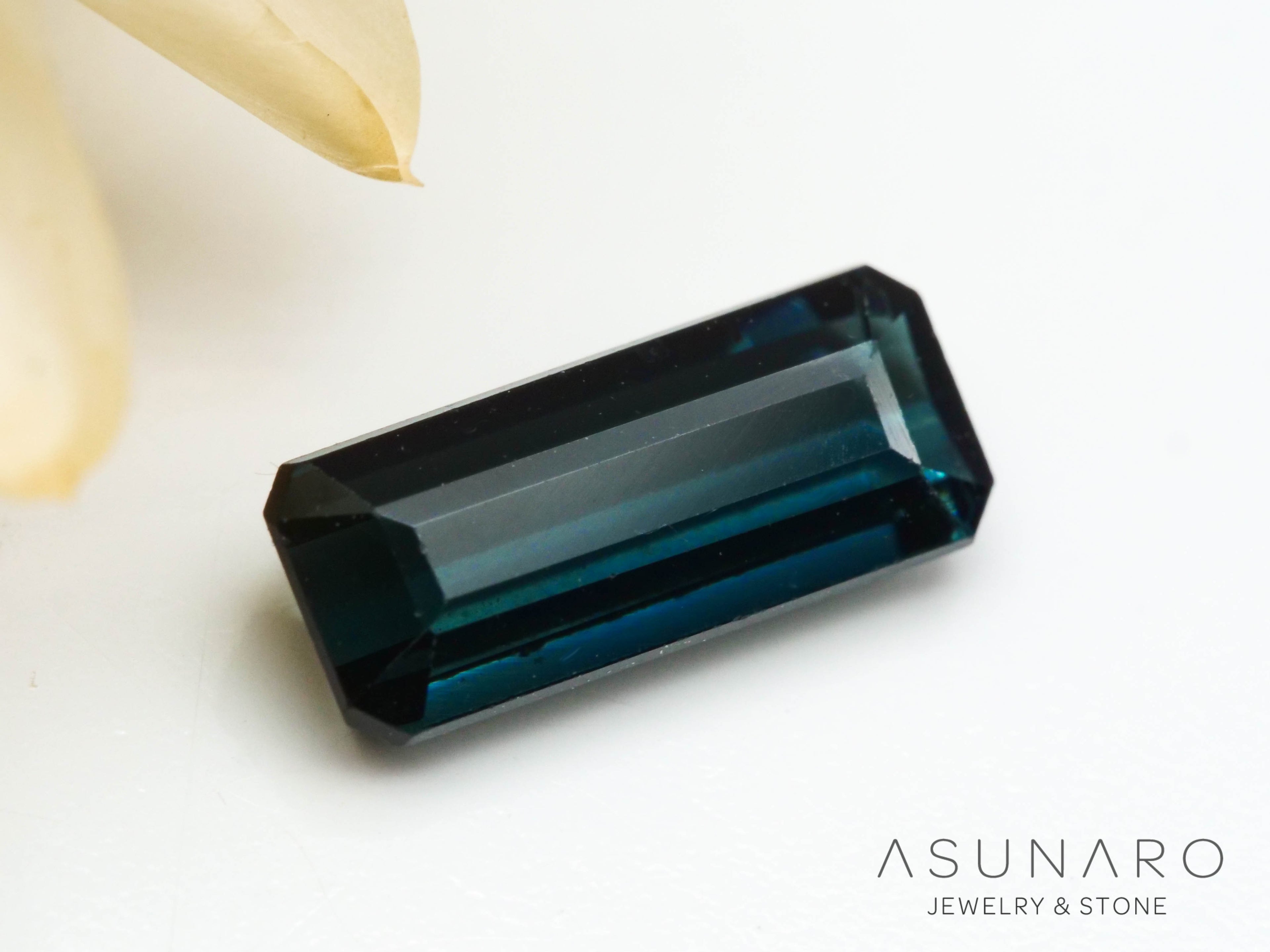 ブルートルマリン 　エメラルドカット　アフガニスタン産 　0.93ct【241024-2465】