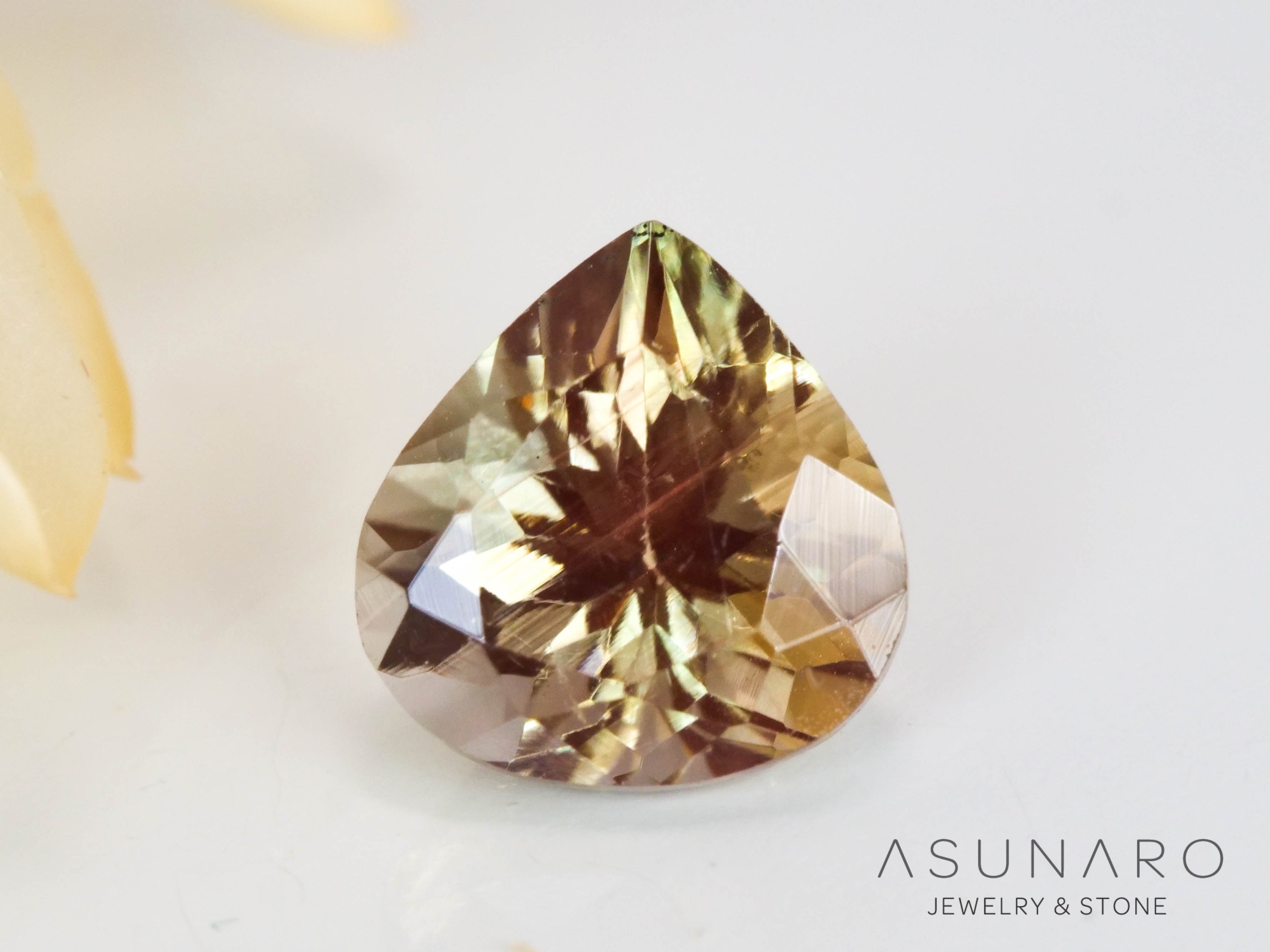 バイカラーアンデシン　マロンカット　チベット産　0.66ct【240819-2470】