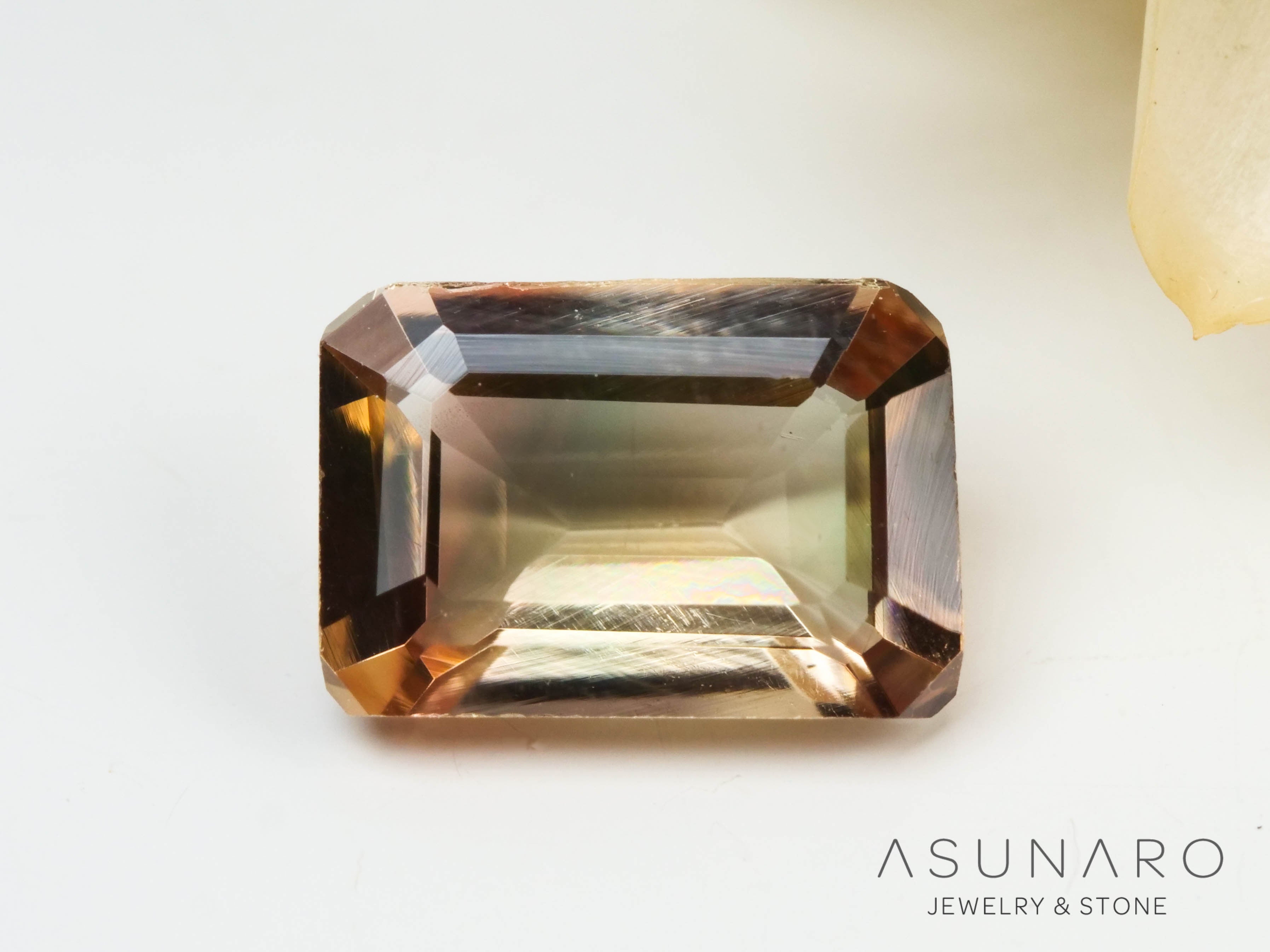 バイカラーアンデシン　エメラルドカット　チベット産　0.71ct【240819-2476】