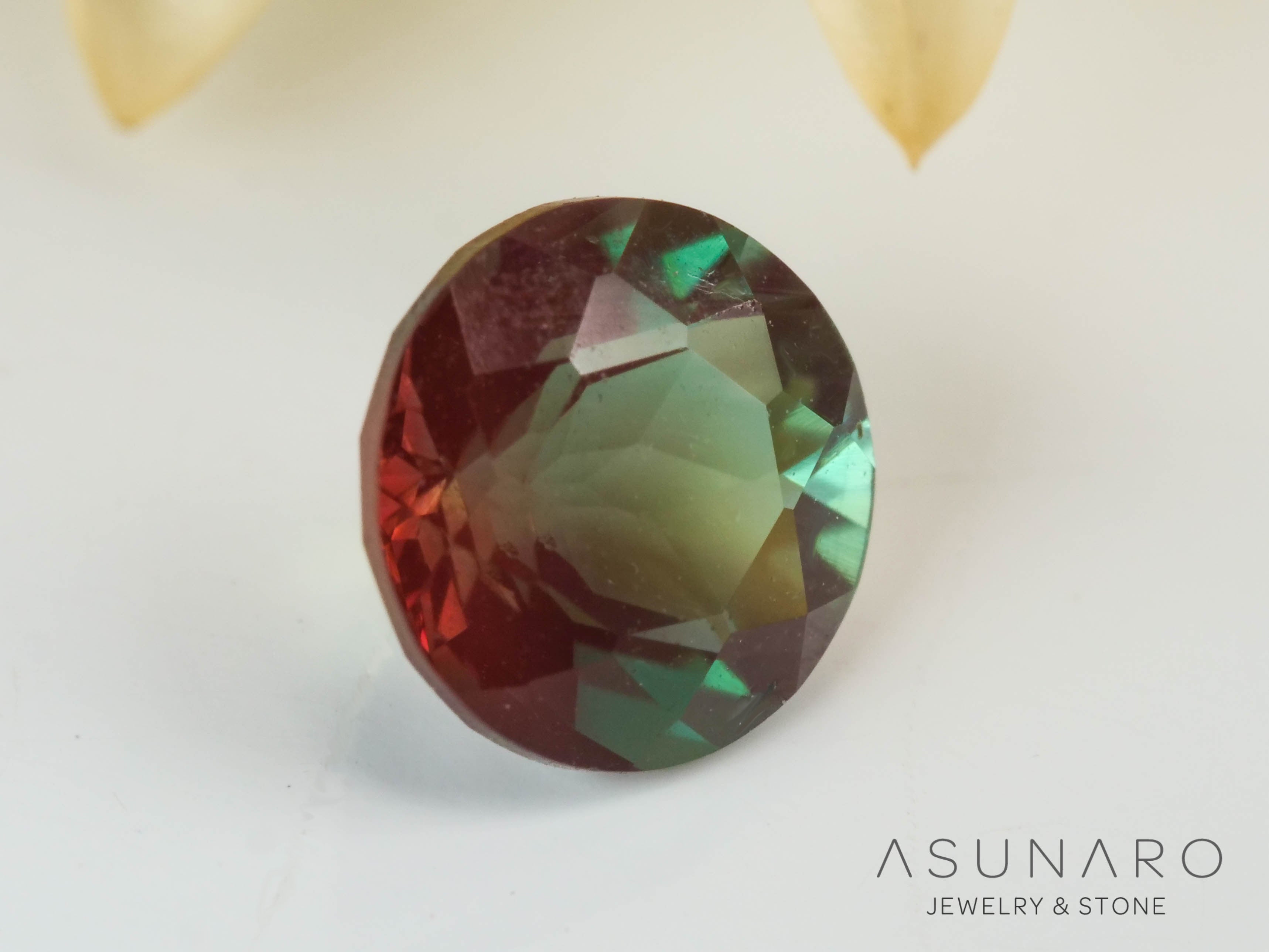 バイカラーアンデシン　ラウンドカット　チベット産　0.52ct【240903-2504】