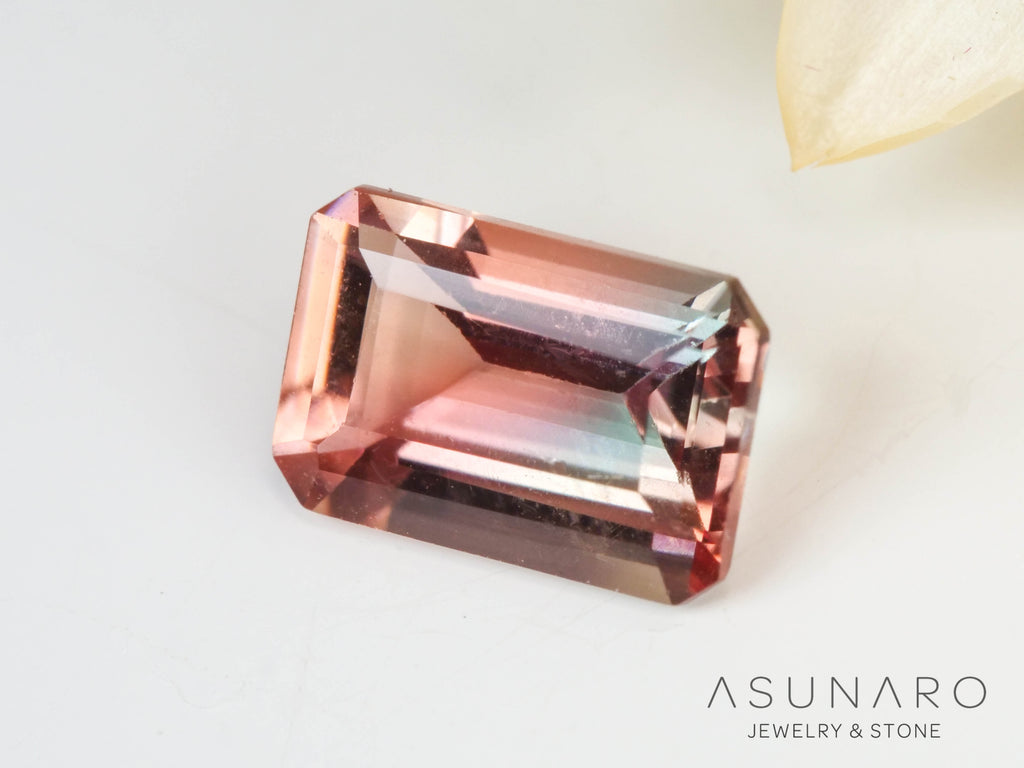 バイカラーアンデシン　エメラルドカット　チベット産　0.51ct【241005-2508】