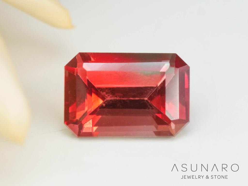 バイカラーアンデシン　エメラルドカット　チベット産　0.58ct【241005-2509】