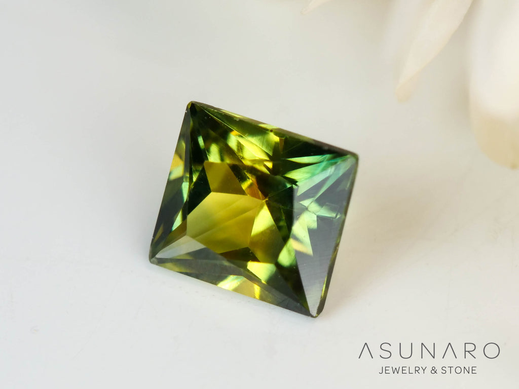 バイカラーサファイア 　プリンセスカット　 スリランカ産　0.21ct【250127-2526】