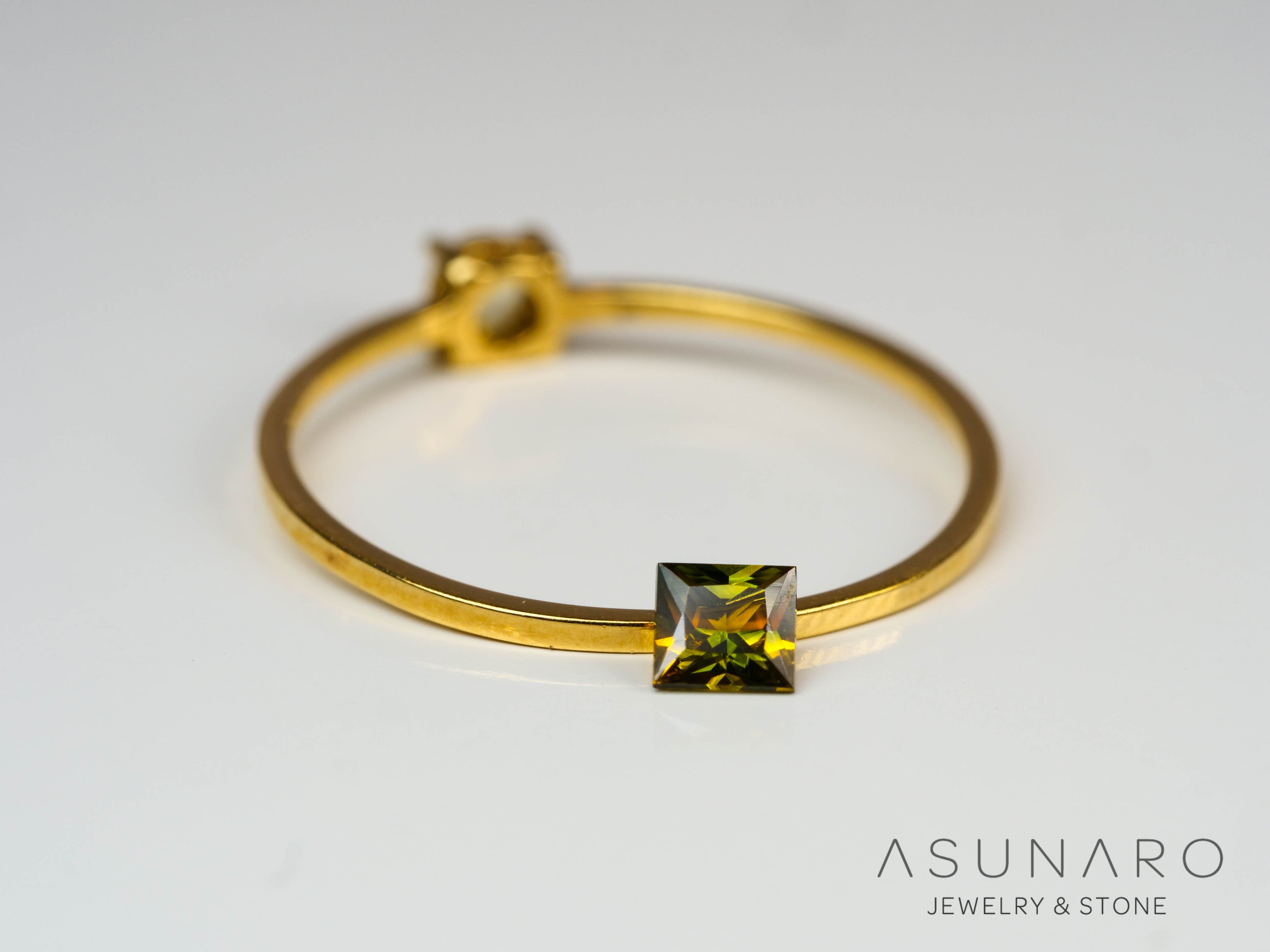 バイカラーサファイア 　プリンセスカット　 スリランカ産　0.21ct【250127-2528】