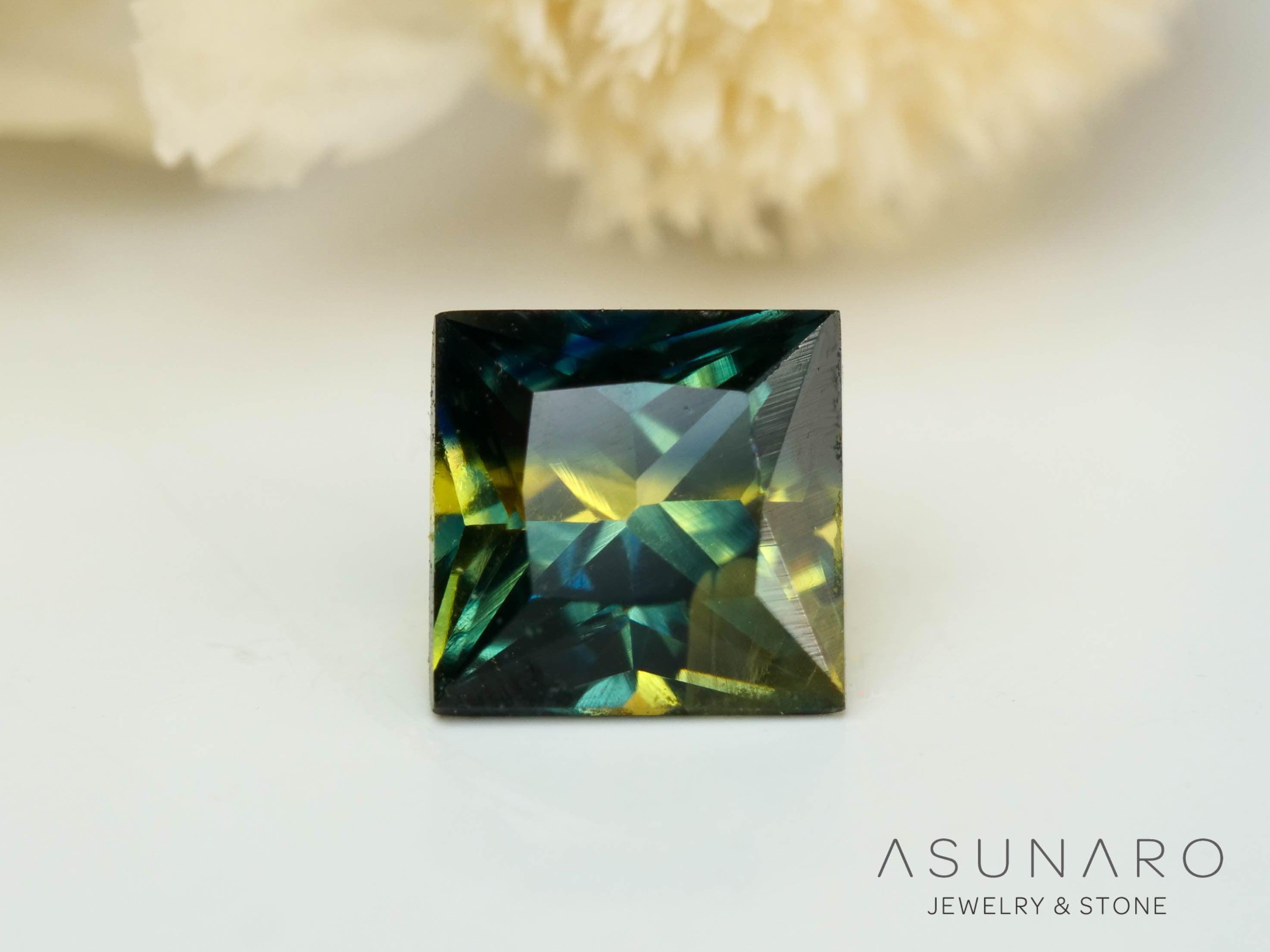 バイカラーサファイア プリンセスカット スリランカ産 0.26ct【250127