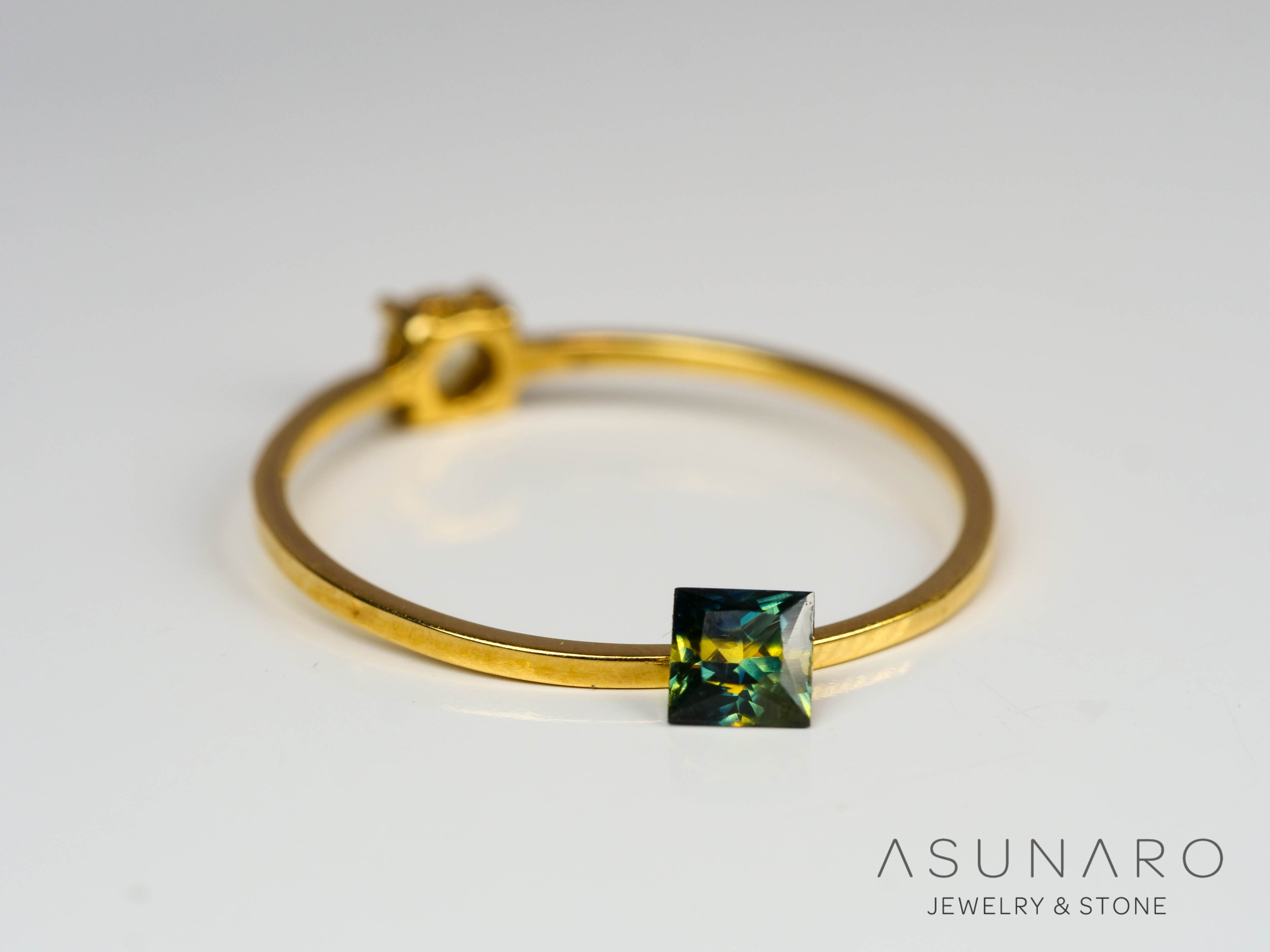 バイカラーサファイア 　プリンセスカット　 スリランカ産　0.26ct【250127-2529】