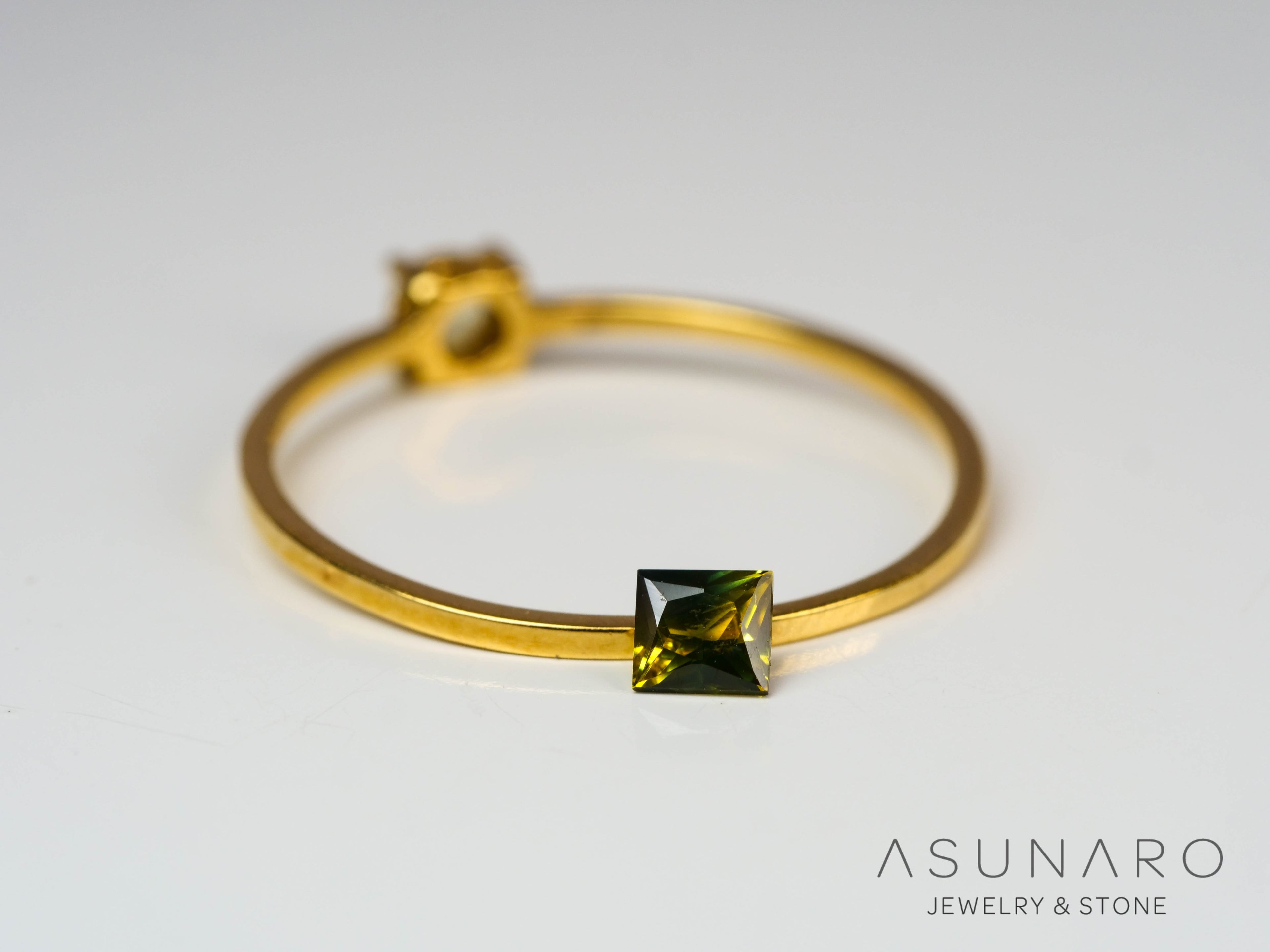 バイカラーサファイア 　プリンセスカット　 スリランカ産　0.18ct【250127-2532】