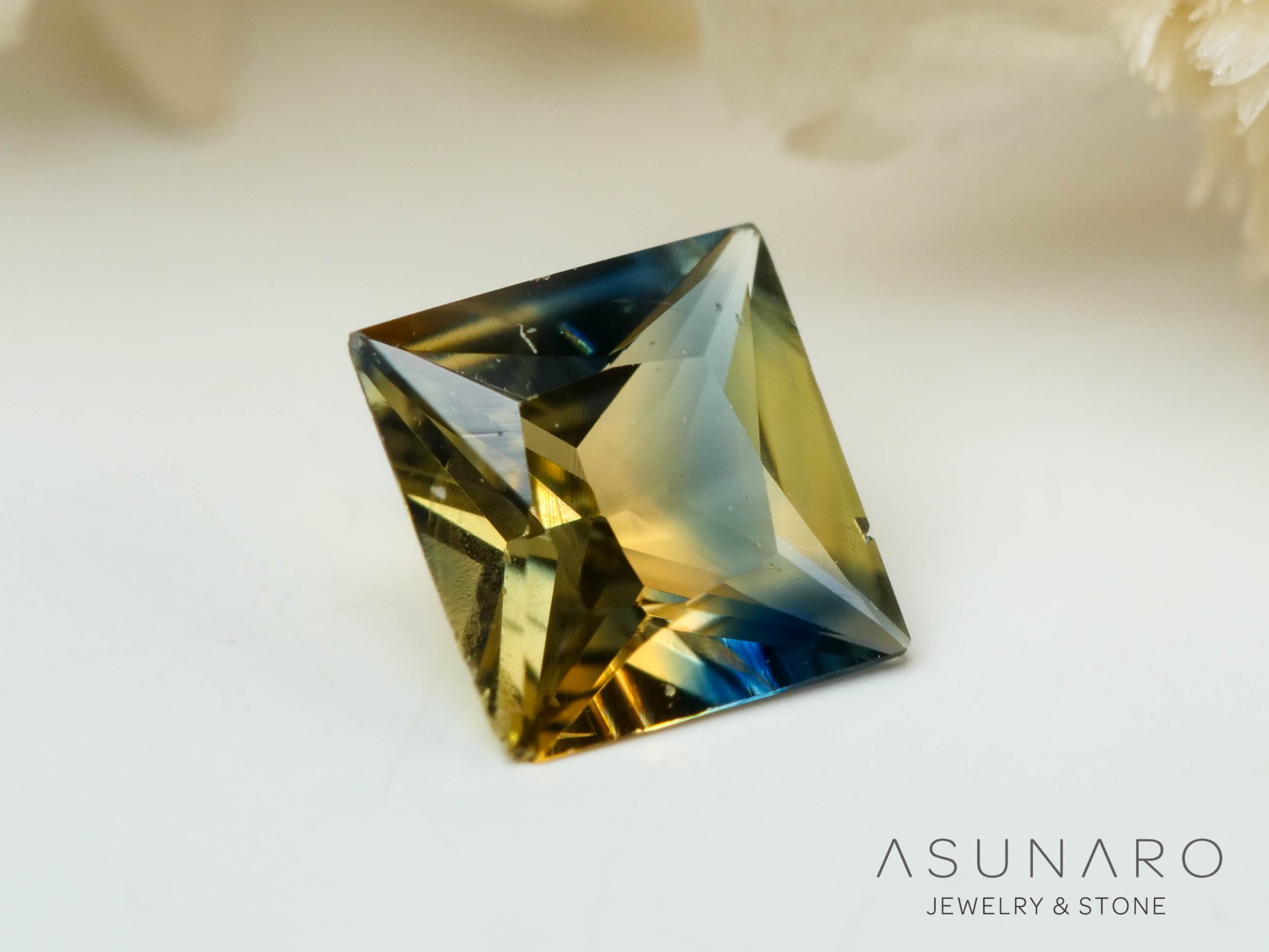 バイカラーサファイア 　プリンセスカット　 スリランカ産　0.15ct【250127-2533】