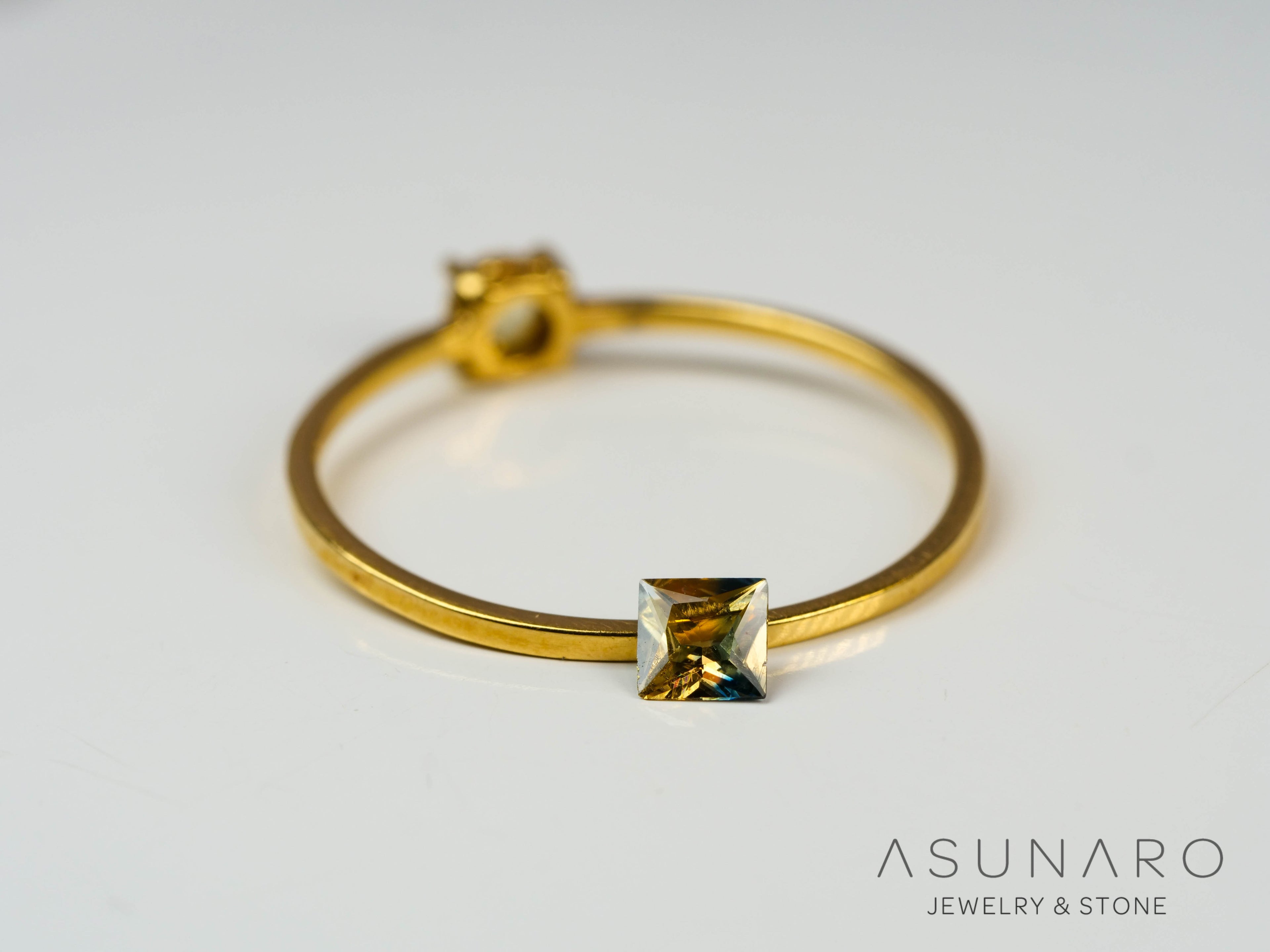 バイカラーサファイア 　プリンセスカット　 スリランカ産　0.15ct【250127-2533】