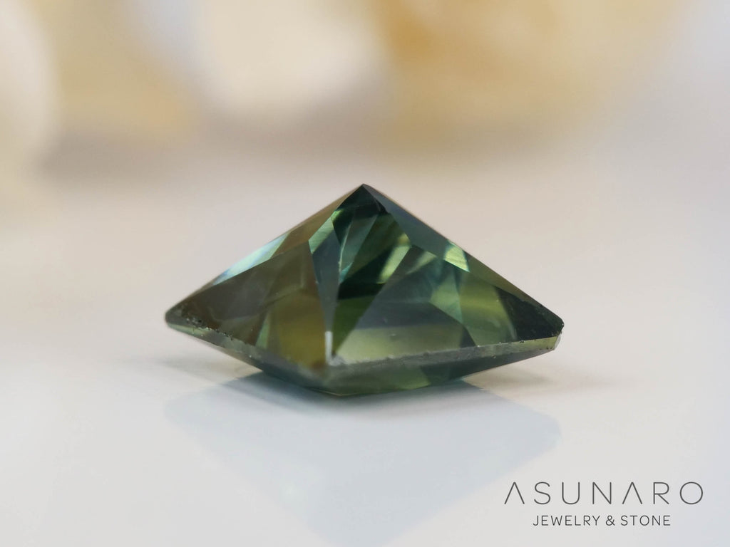 バイカラーサファイア 　プリンセスカット　 スリランカ産　0.36ct【241028-2537】