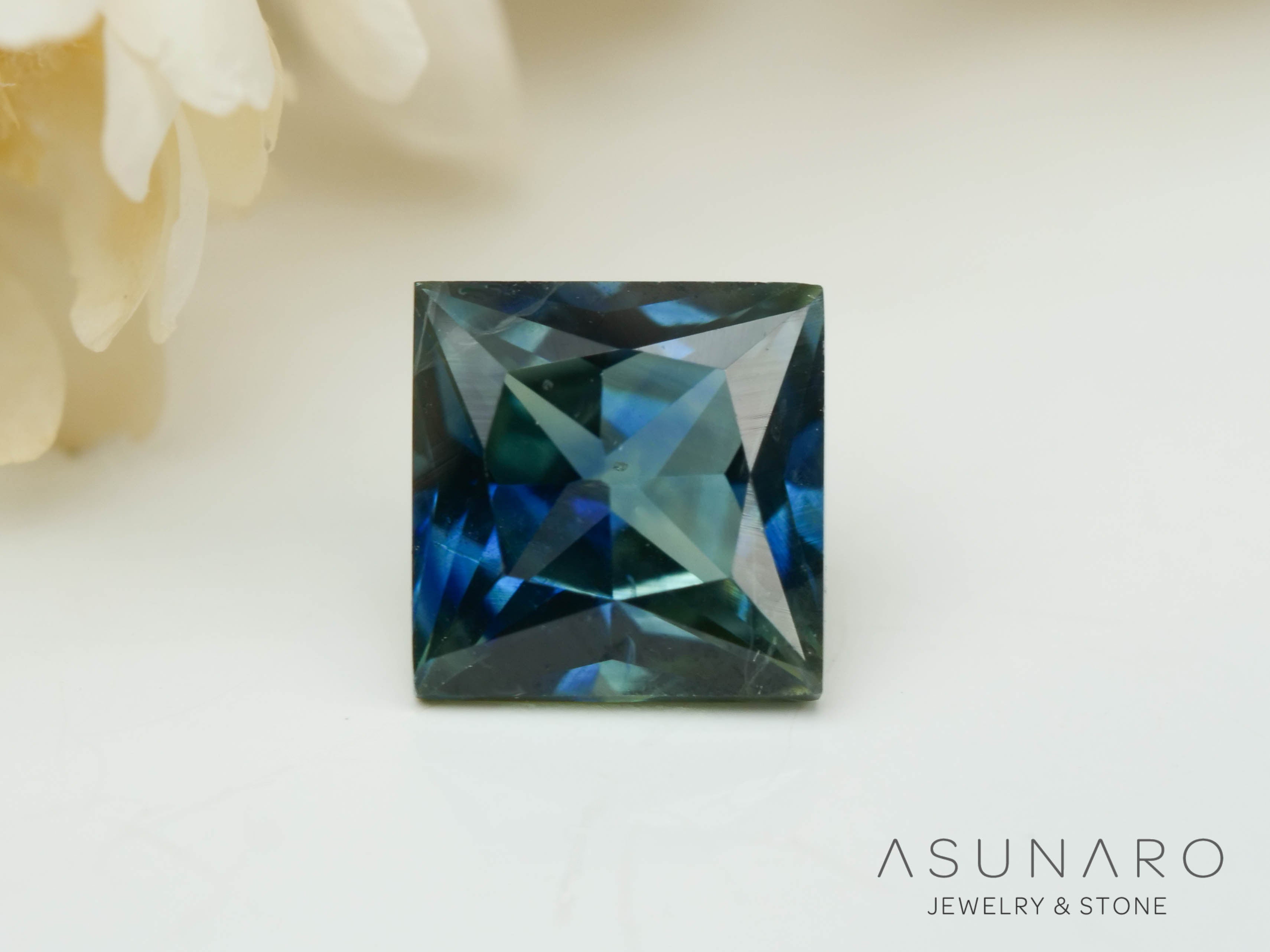 バイカラーサファイア プリンセスカット スリランカ産 0.36ct【241028