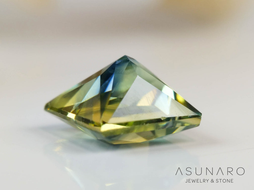 バイカラーサファイア 　プリンセスカット　 スリランカ産　0.39ct【241028-2540】