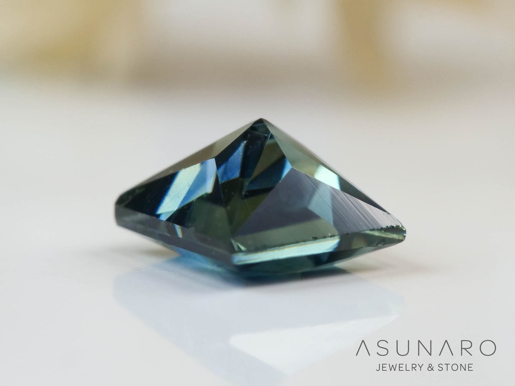 バイカラーサファイア 　プリンセスカット　 スリランカ産　0.34ct【241028-2541】