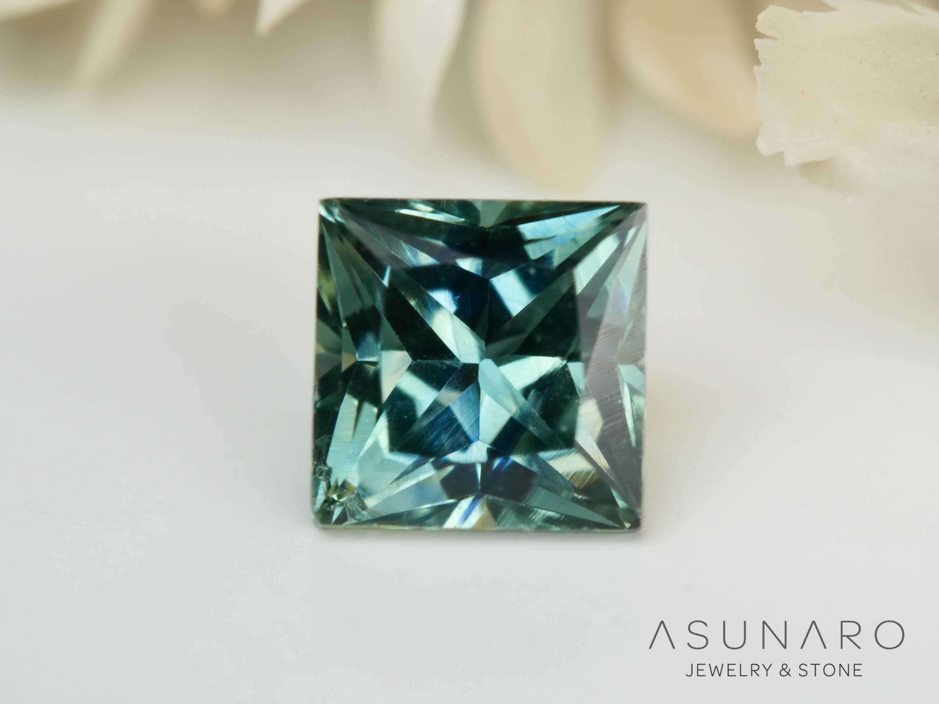 バイカラーサファイア 　プリンセスカット　 スリランカ産　0.42ct【241028-2544】