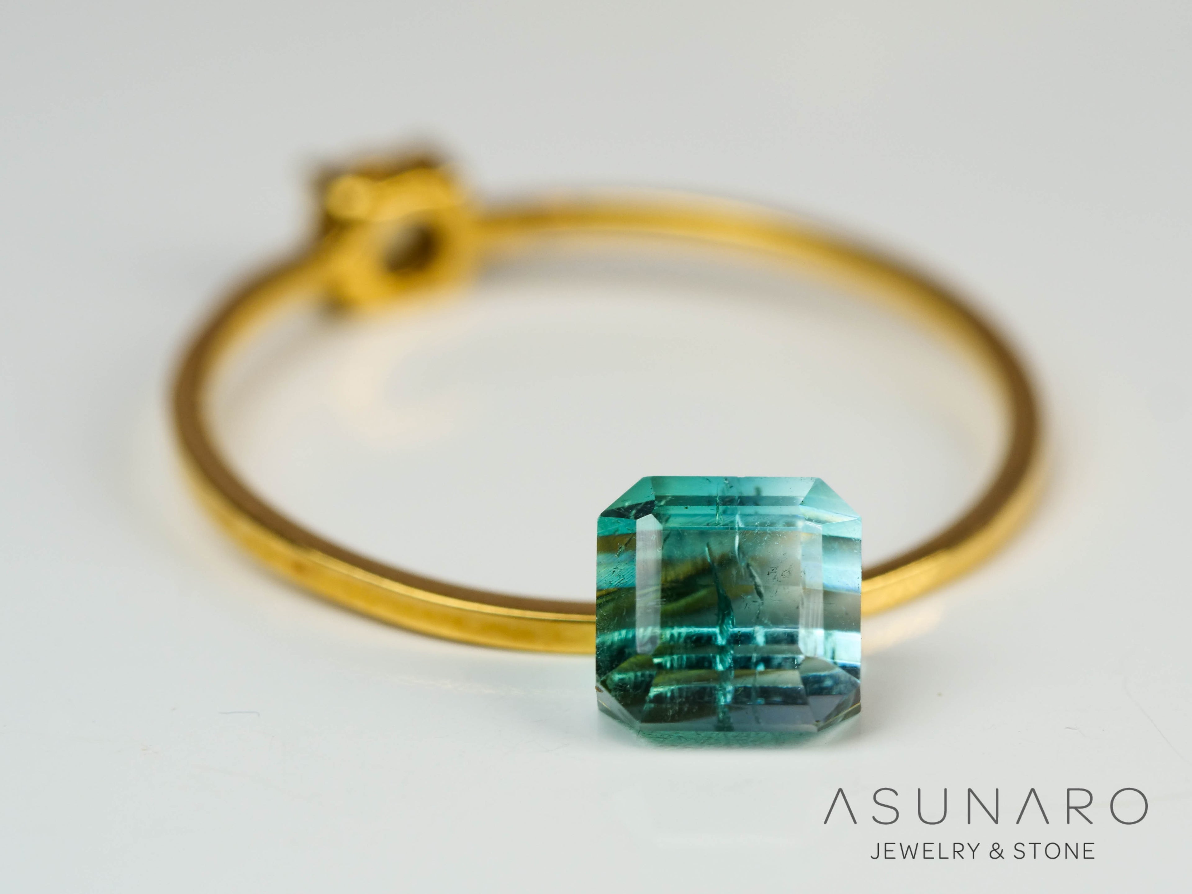 バイカラートルマリン　エメラルドカット　アフガニスタン産　1.04ct【241106-2553】