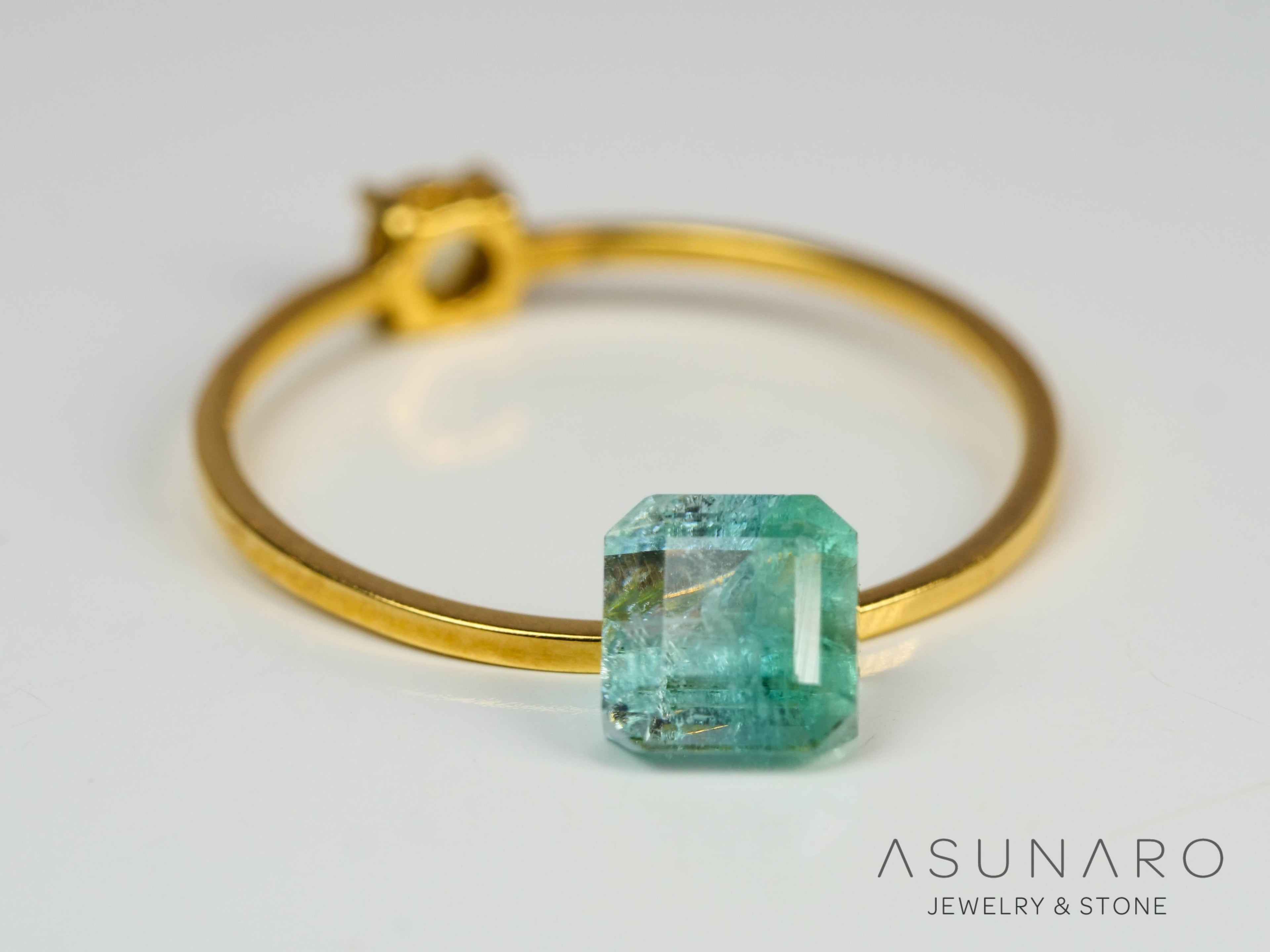 バイカラートルマリン　エメラルドカット　アフガニスタン産　1.07ct【241106-2554】
