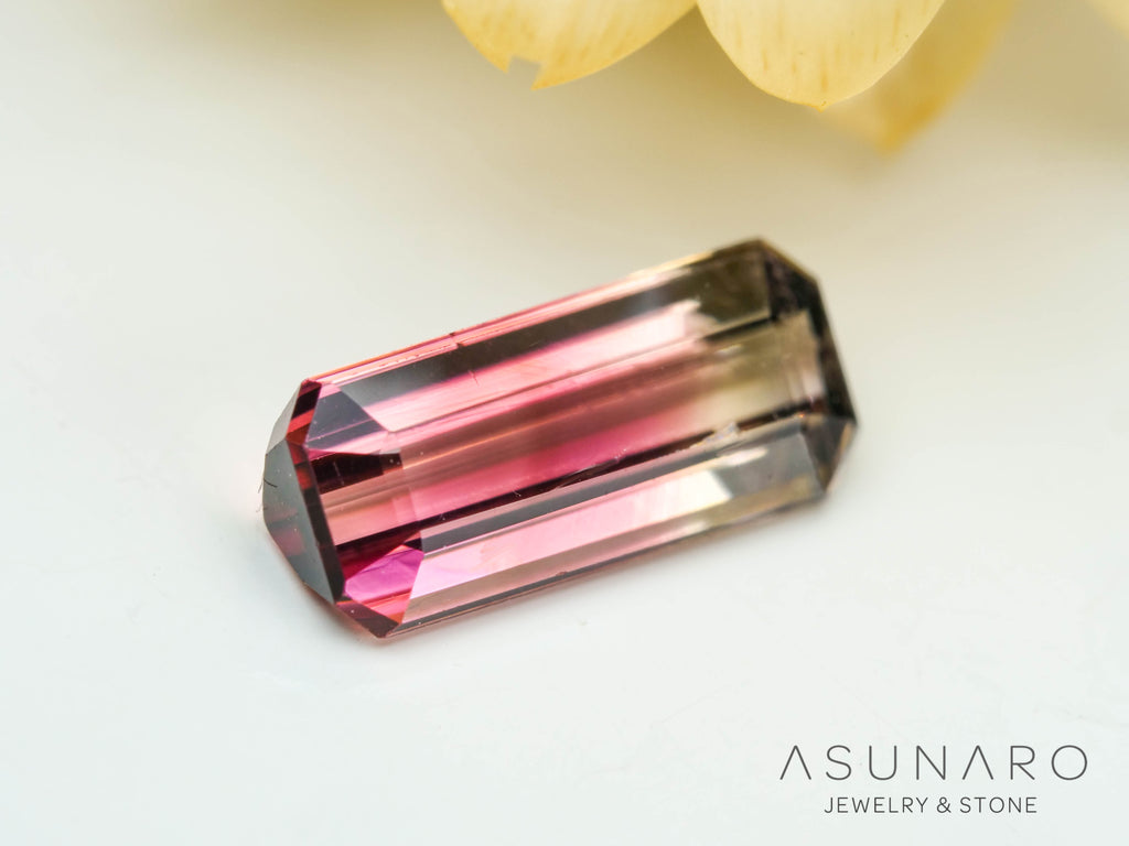 バイカラートルマリン　エメラルドカット　コンゴ産　0.65ct【241028-2564】