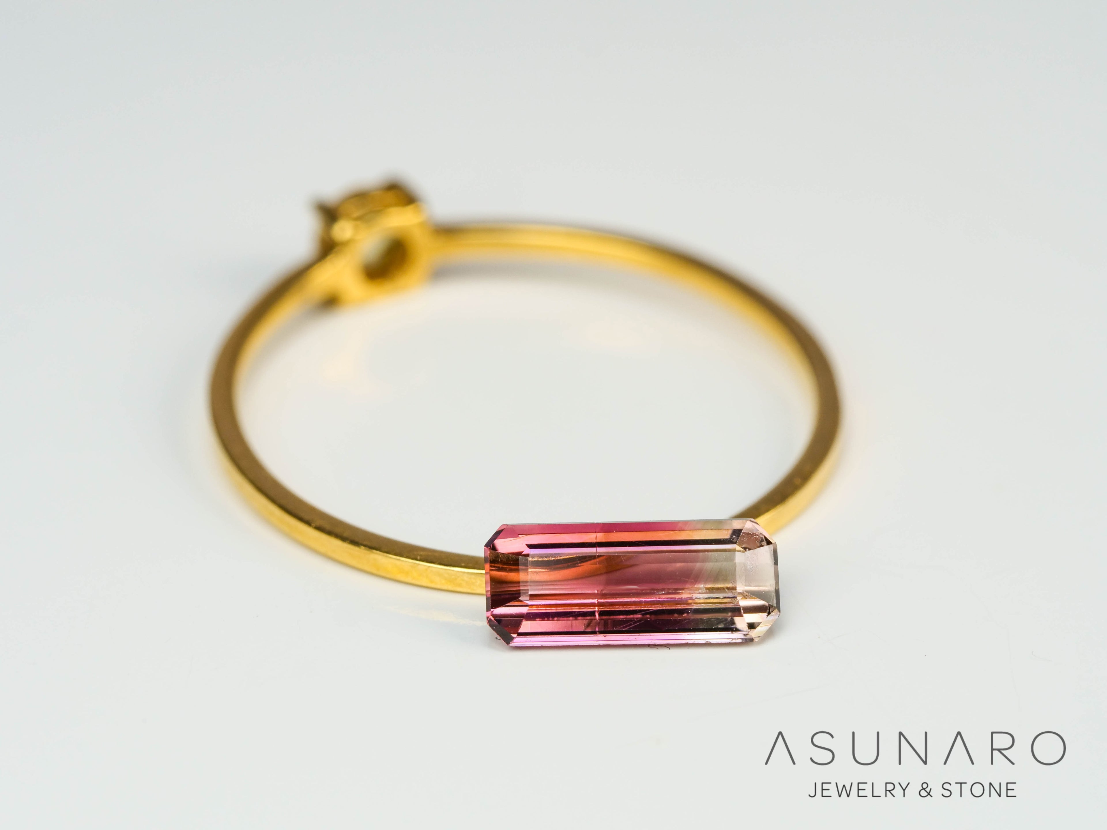 バイカラートルマリン　エメラルドカット　コンゴ産　0.65ct【241028-2564】