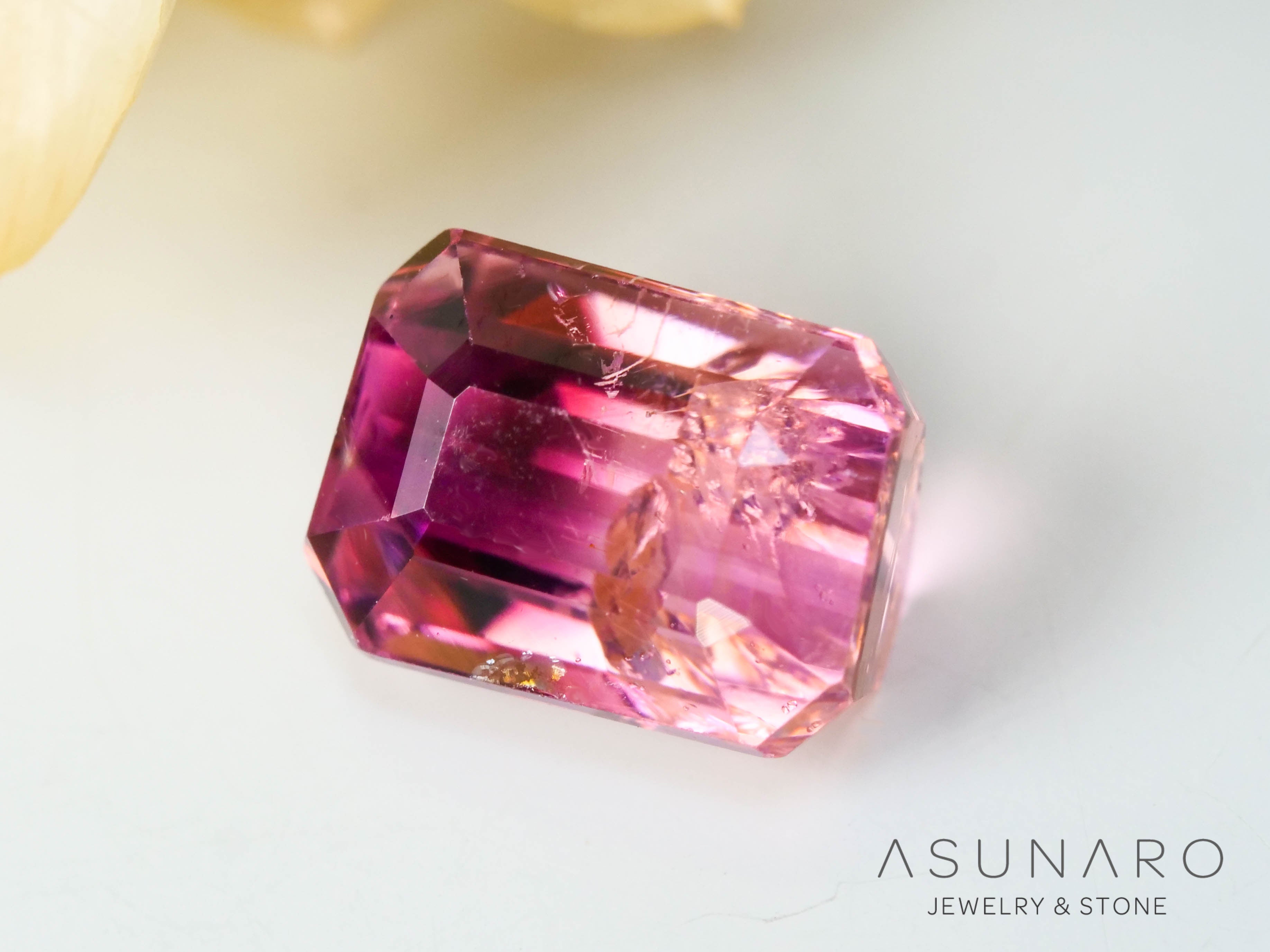 バイカラートルマリン　エメラルドカット　コンゴ産　0.85ct【241028-2565】