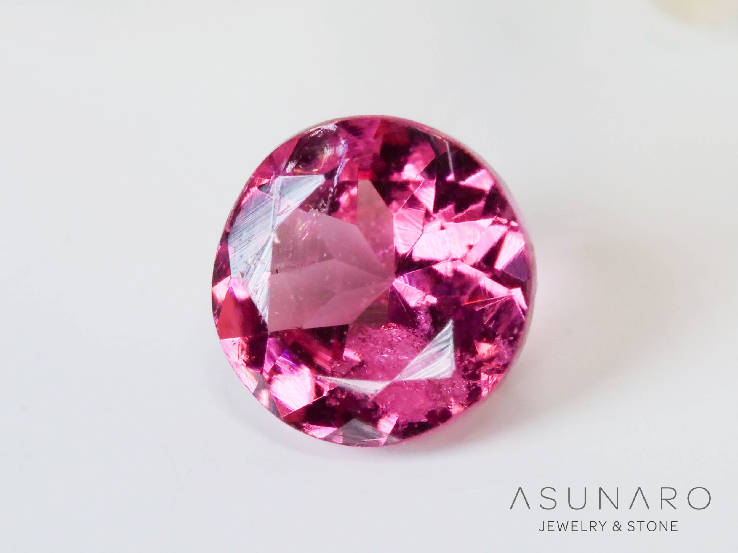 ピンクスピネル ラウンドカット スリランカ産 0.21ct 【241026-2624