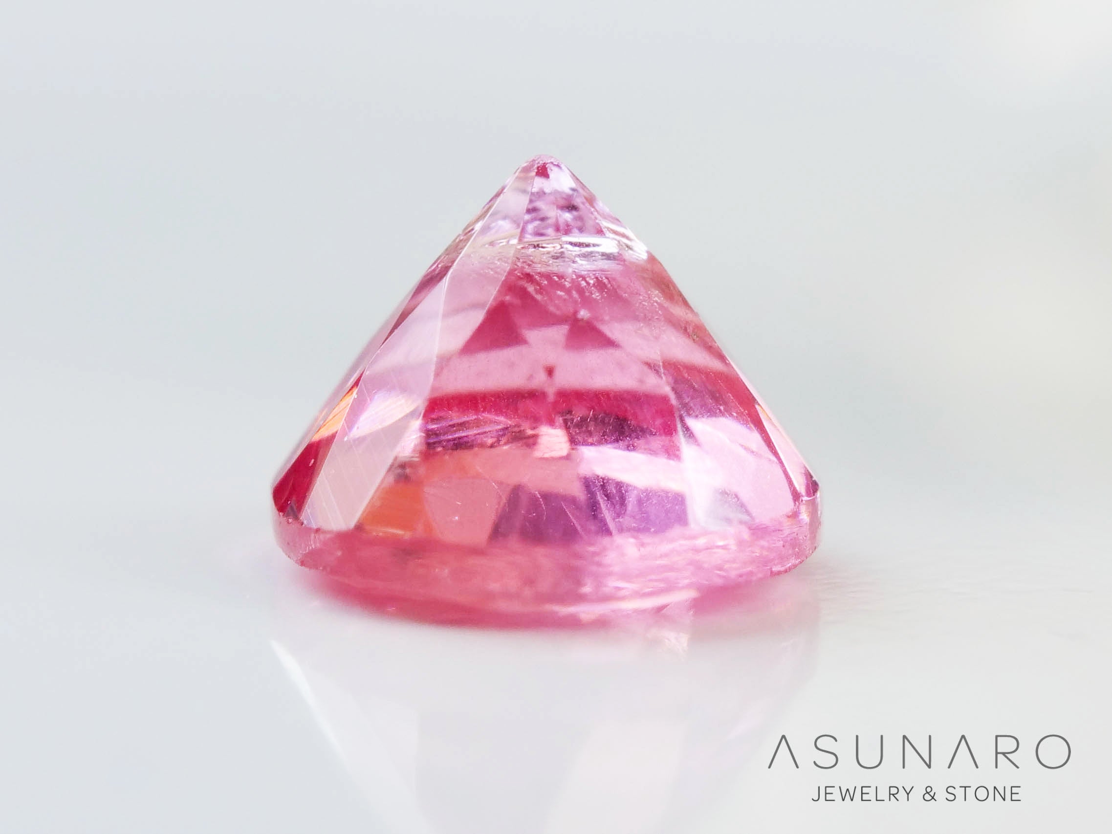 ピンクスピネル 　ラウンドカット　スリランカ産　0.26ct　【241026-2625】