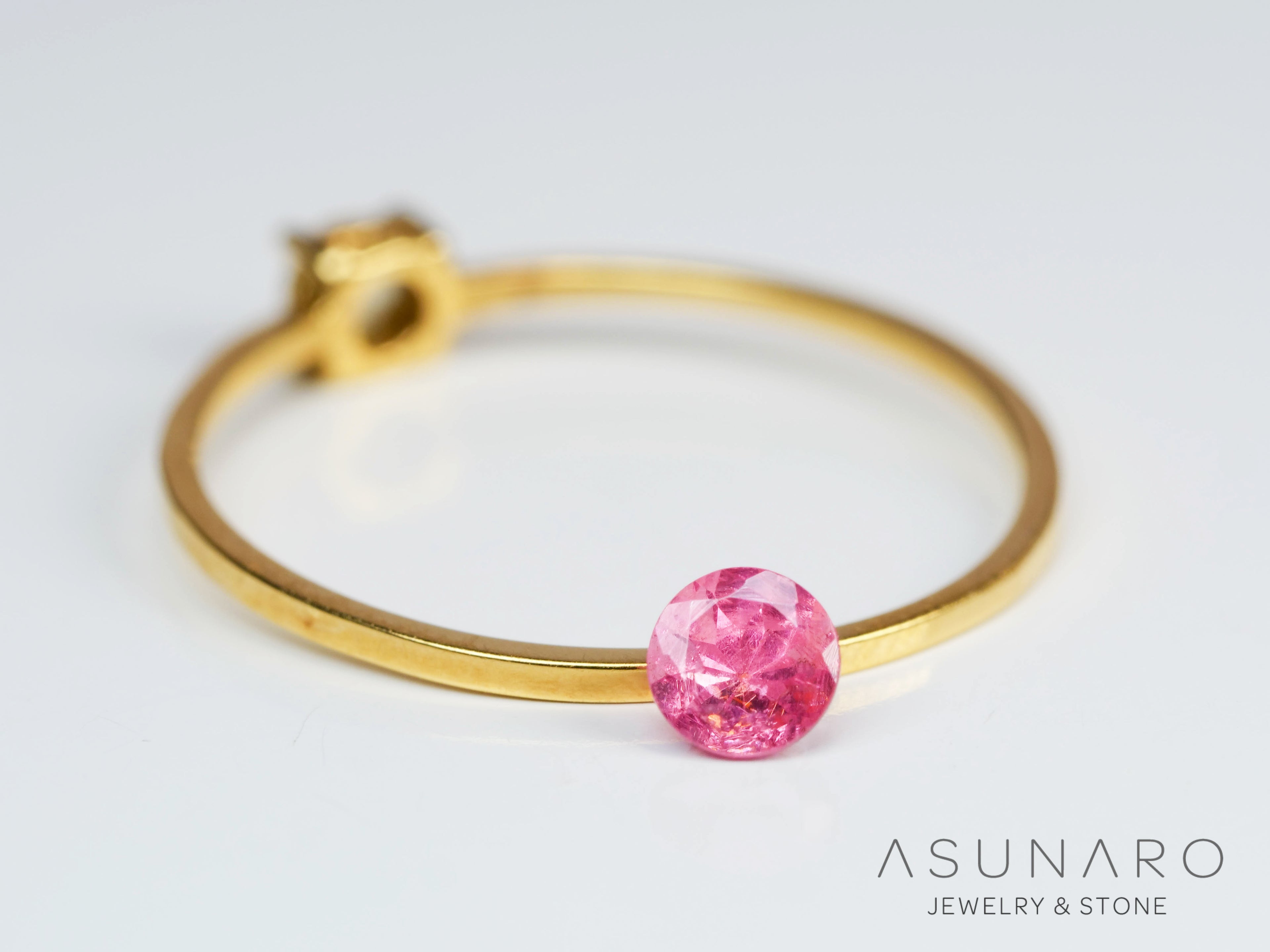 ピンクスピネル 　ラウンドカット　スリランカ産　0.26ct　【241026-2625】