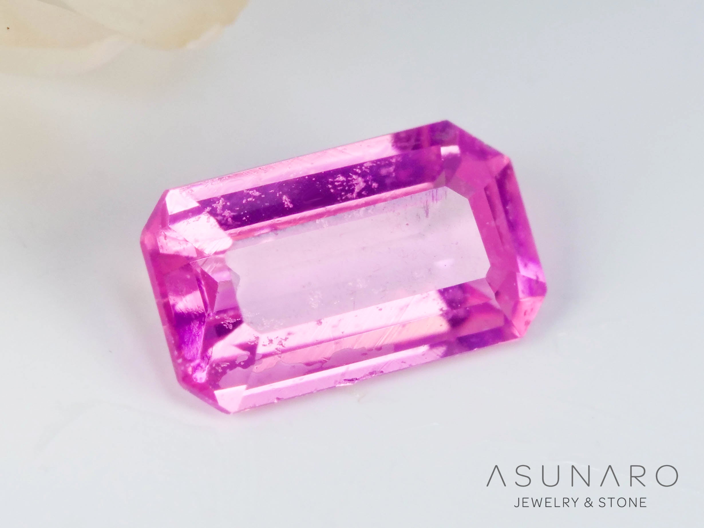 ピンクスピネル 　エメラルドカット　スリランカ産　0.18ct　【241026-2627】